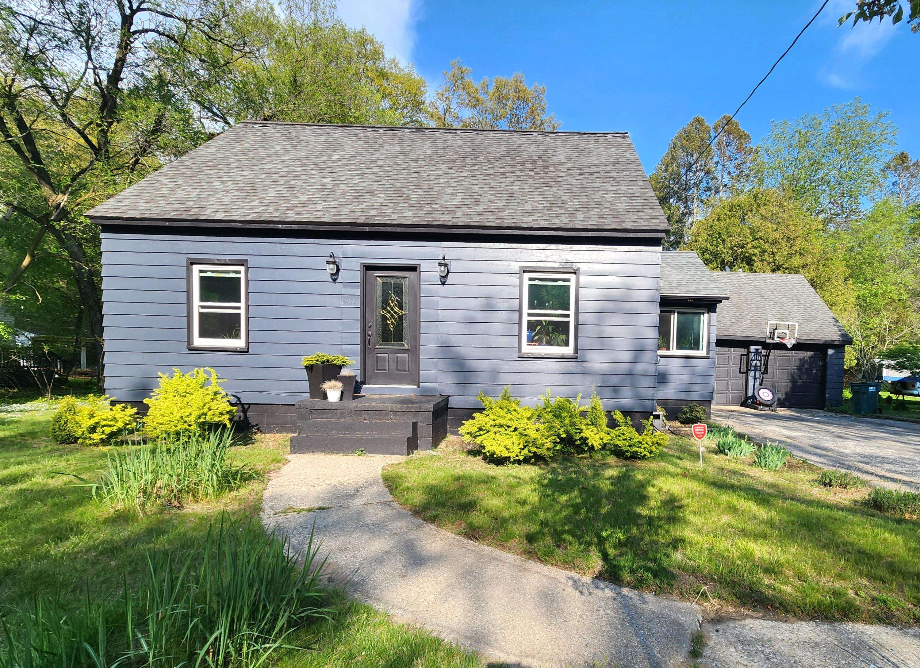 Norton Shores, MI 49441,4108 Lake Harbor Road