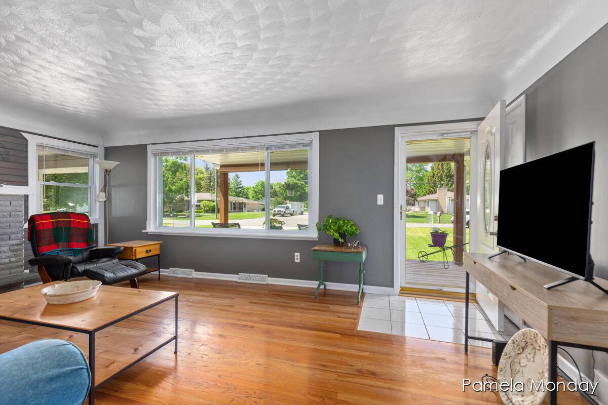 Jenison, MI 49428,6538 Oakland Drive