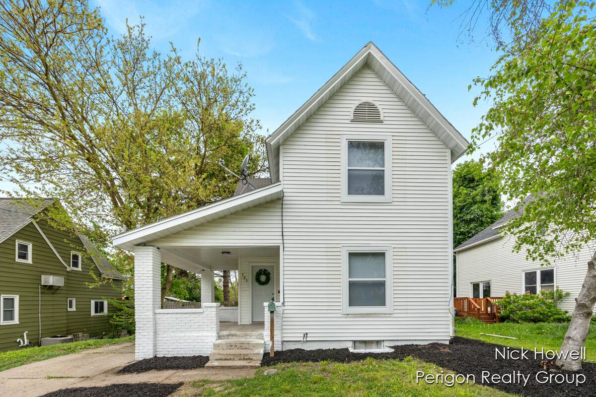 Grand Rapids, MI 49503,721 Emerald NE Avenue