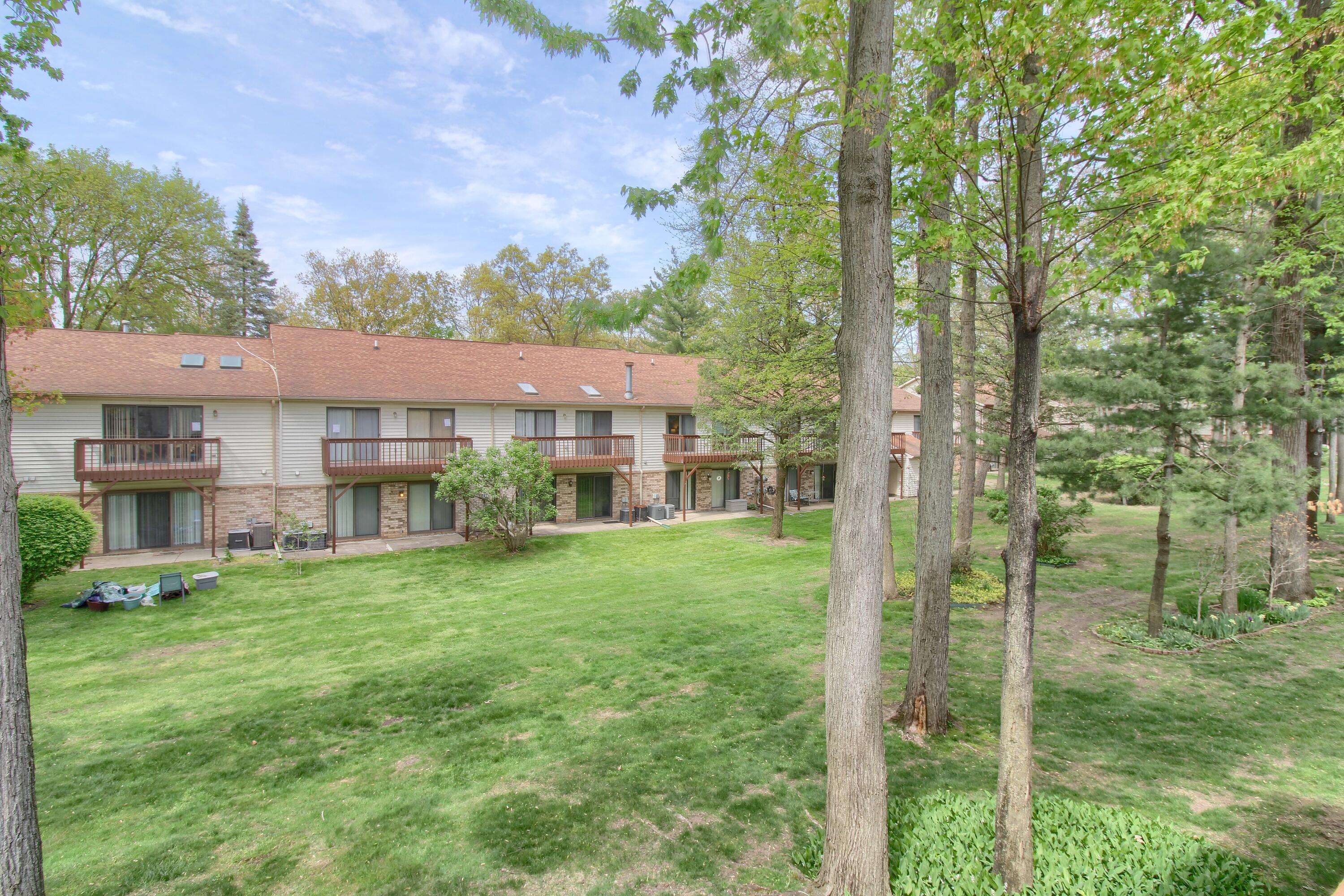 Westland, MI 48185,35844 CASTLEWOOD Court Court