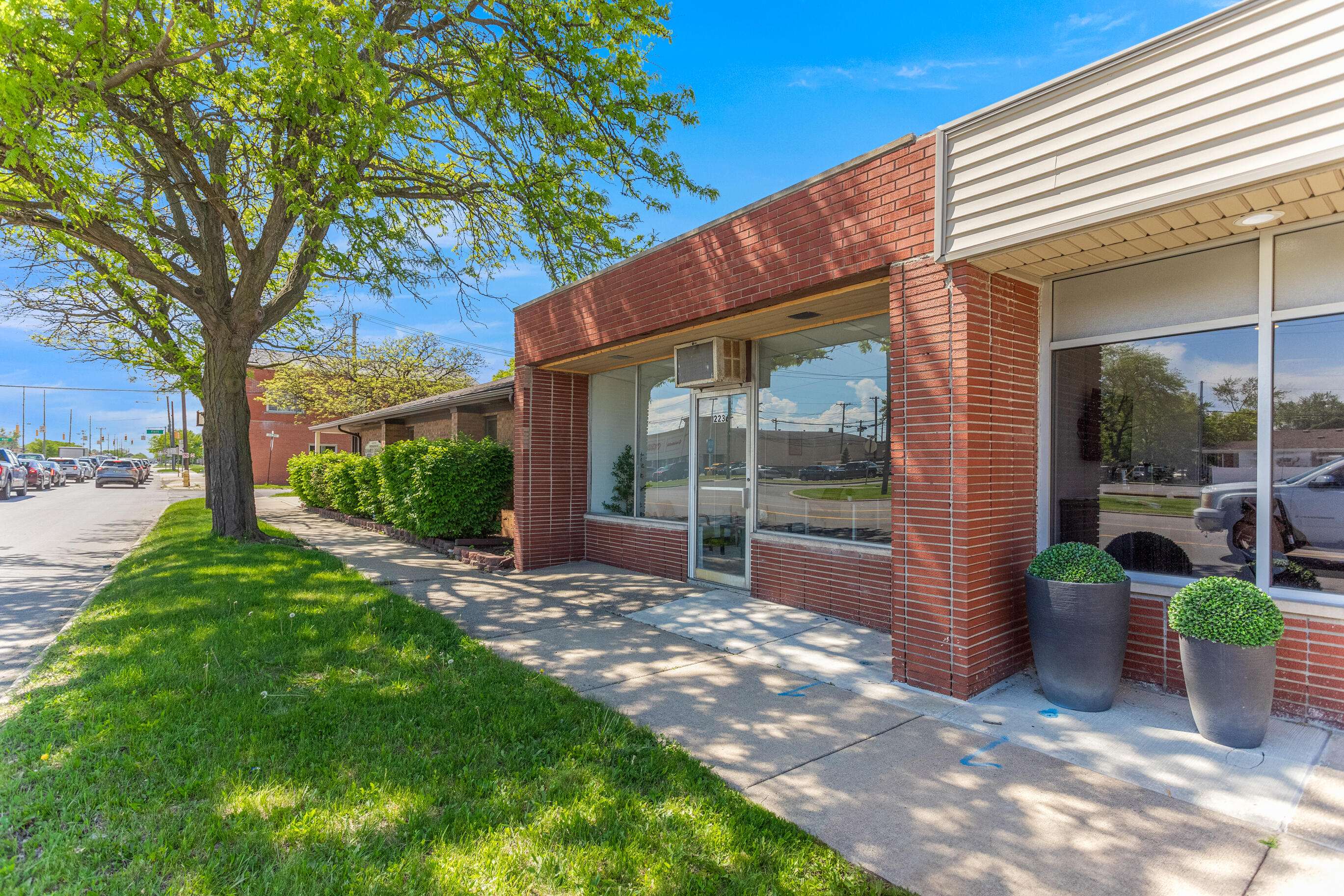 Wyandotte, MI 48192,2236 Ford Ave. Avenue