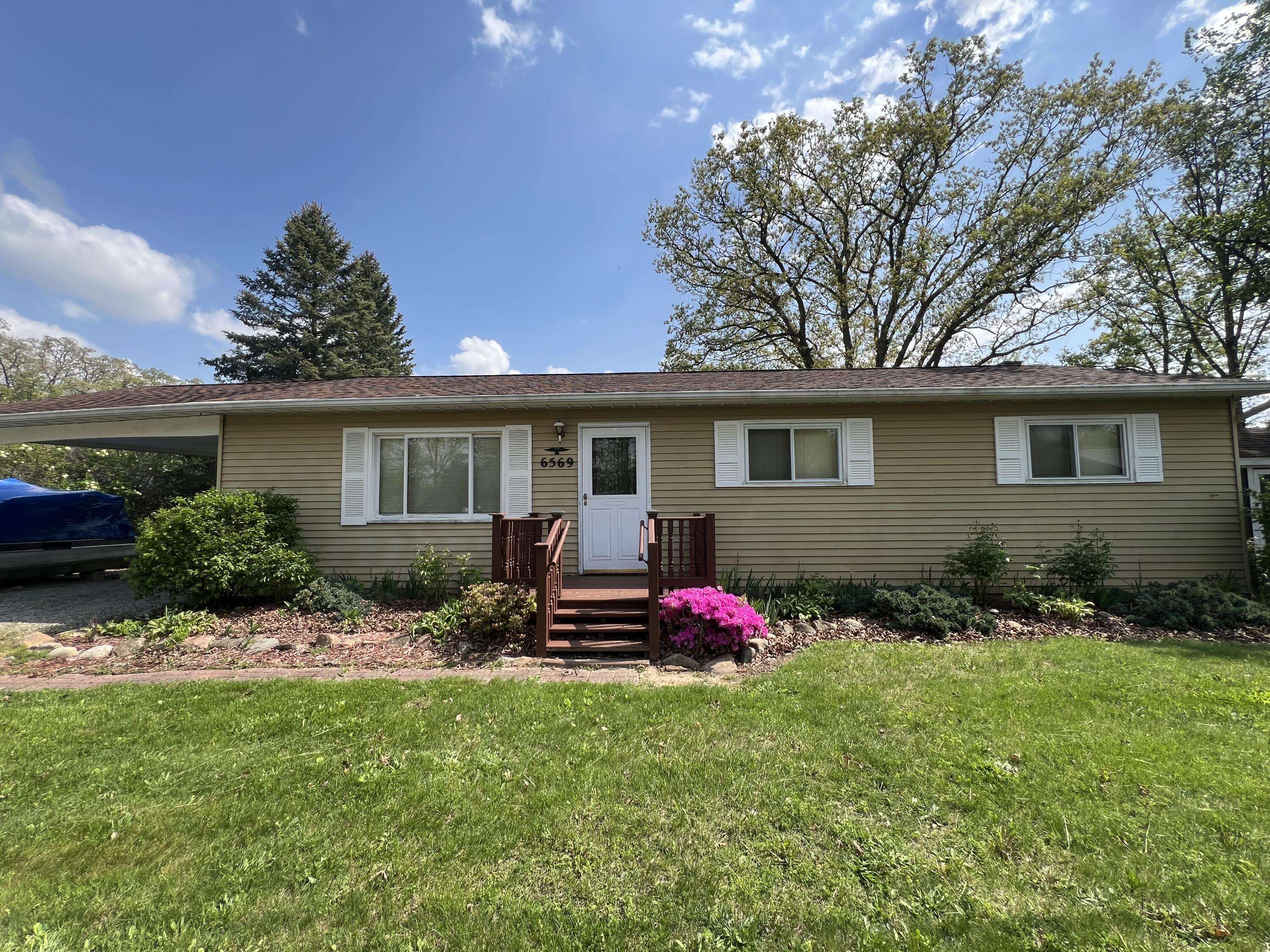 Osseo, MI 49266,6569 Bird Lake Rd S S Road
