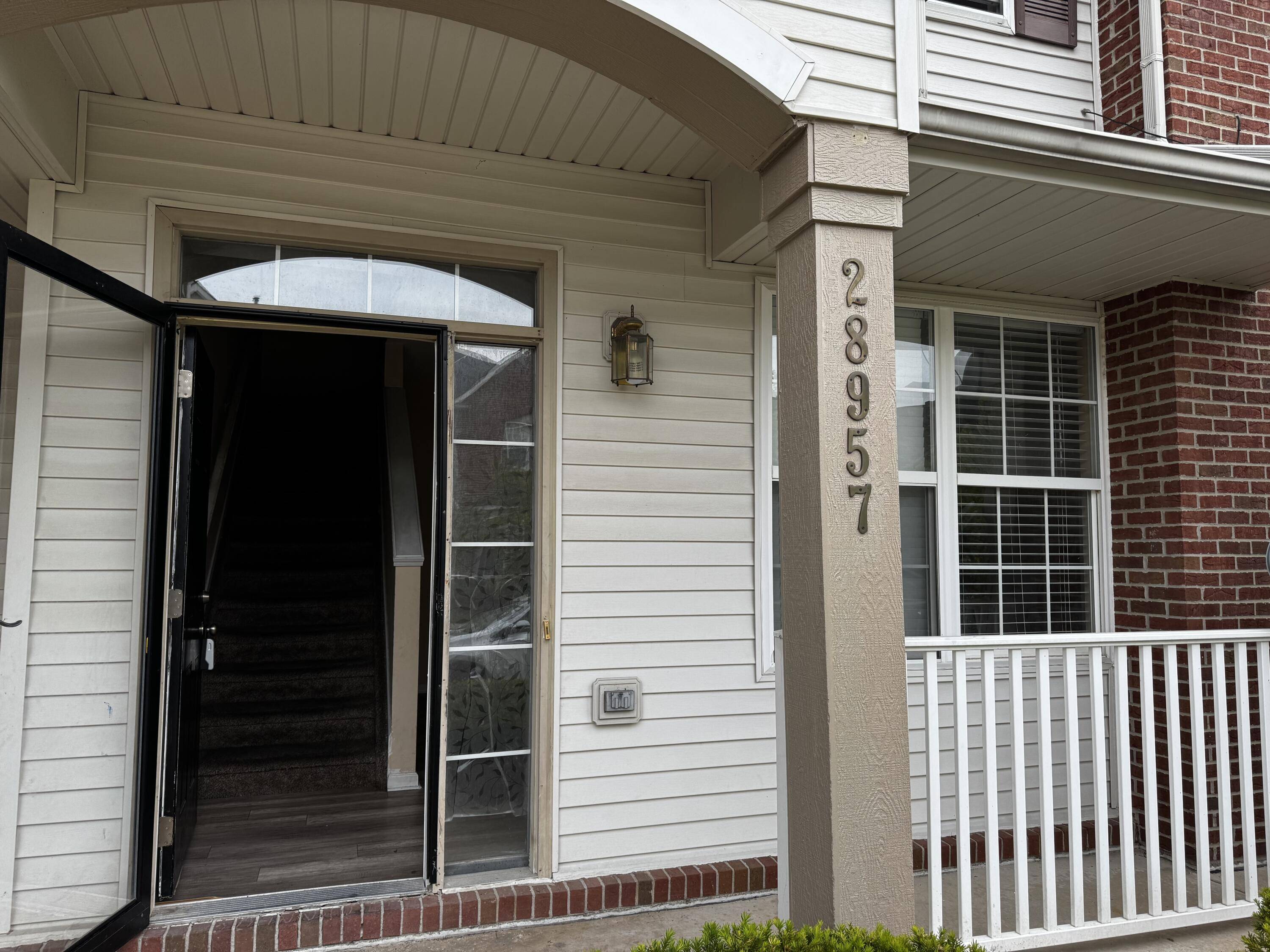 Romulus, MI 48174,28957 Cullen Drive
