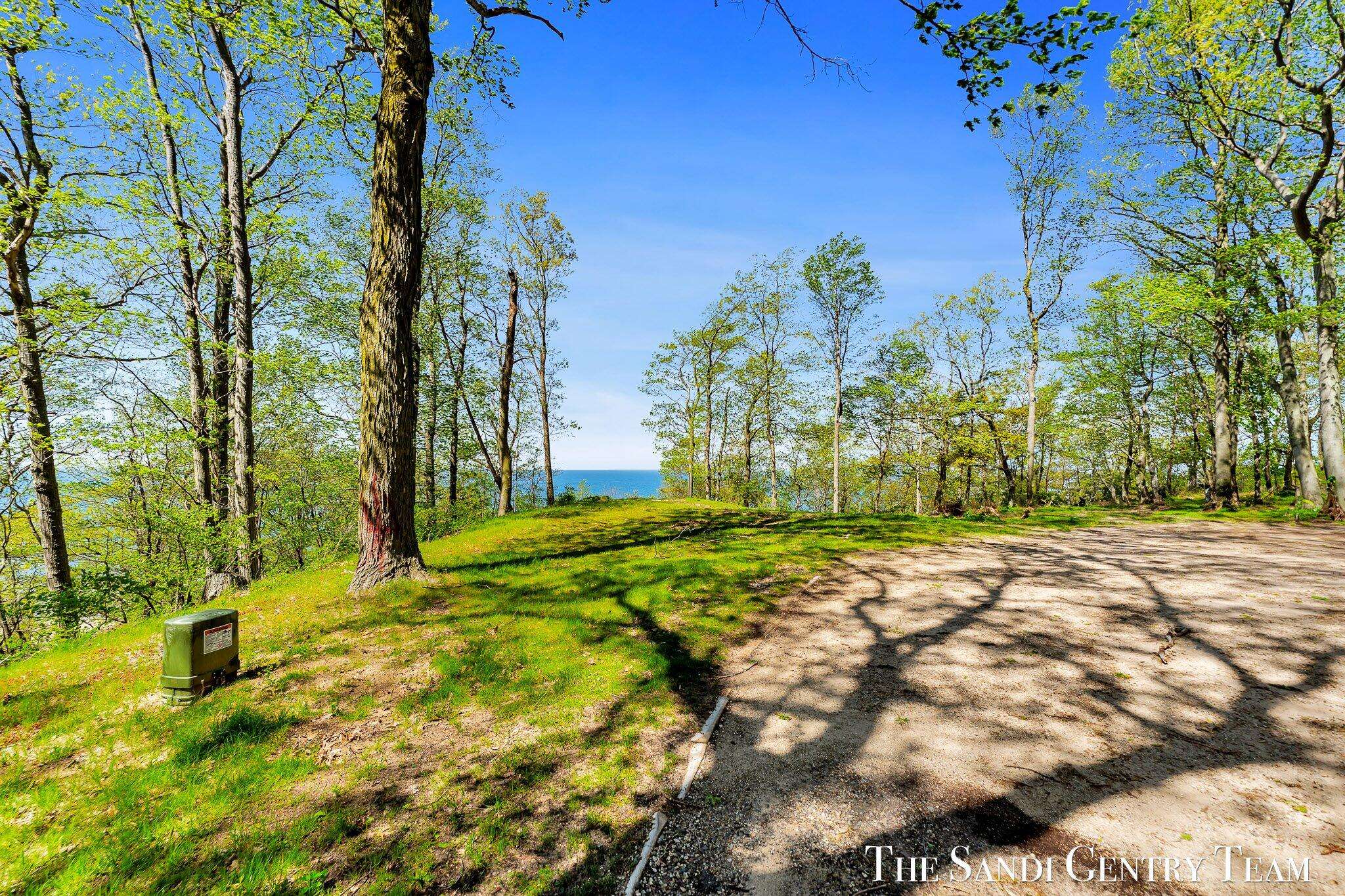 Grand Haven, MI 49417,18111 Ridge Drive
