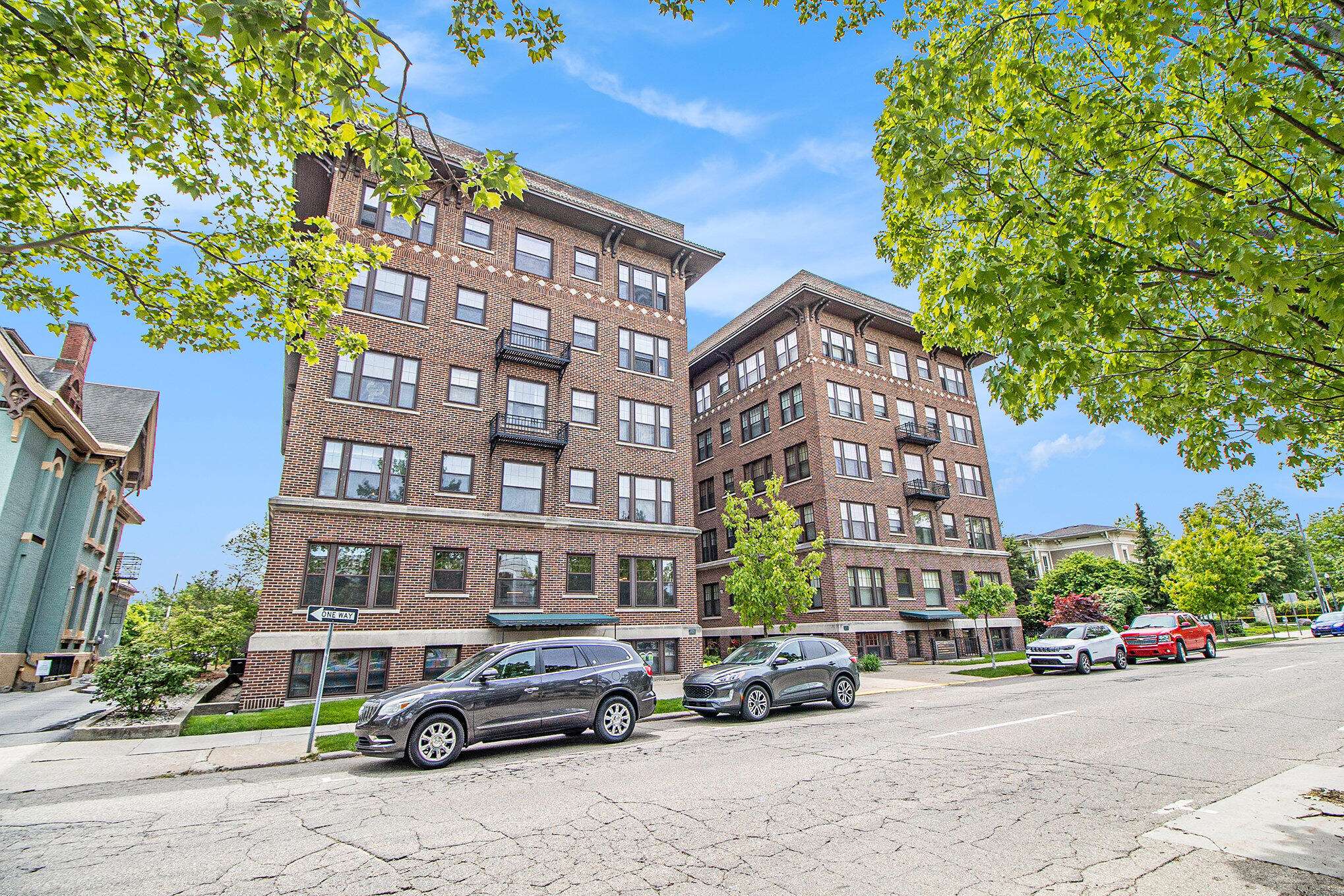 Kalamazoo, MI 49007,471 W South Street ##105