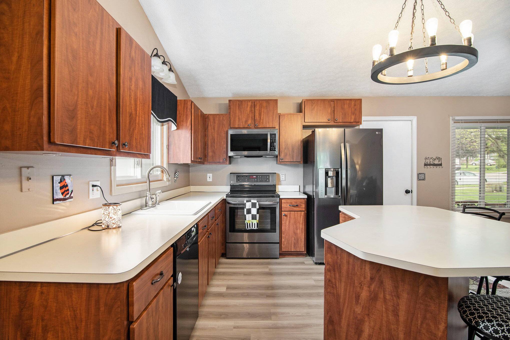 Brighton, MI 48116,356 Woodlake Drive