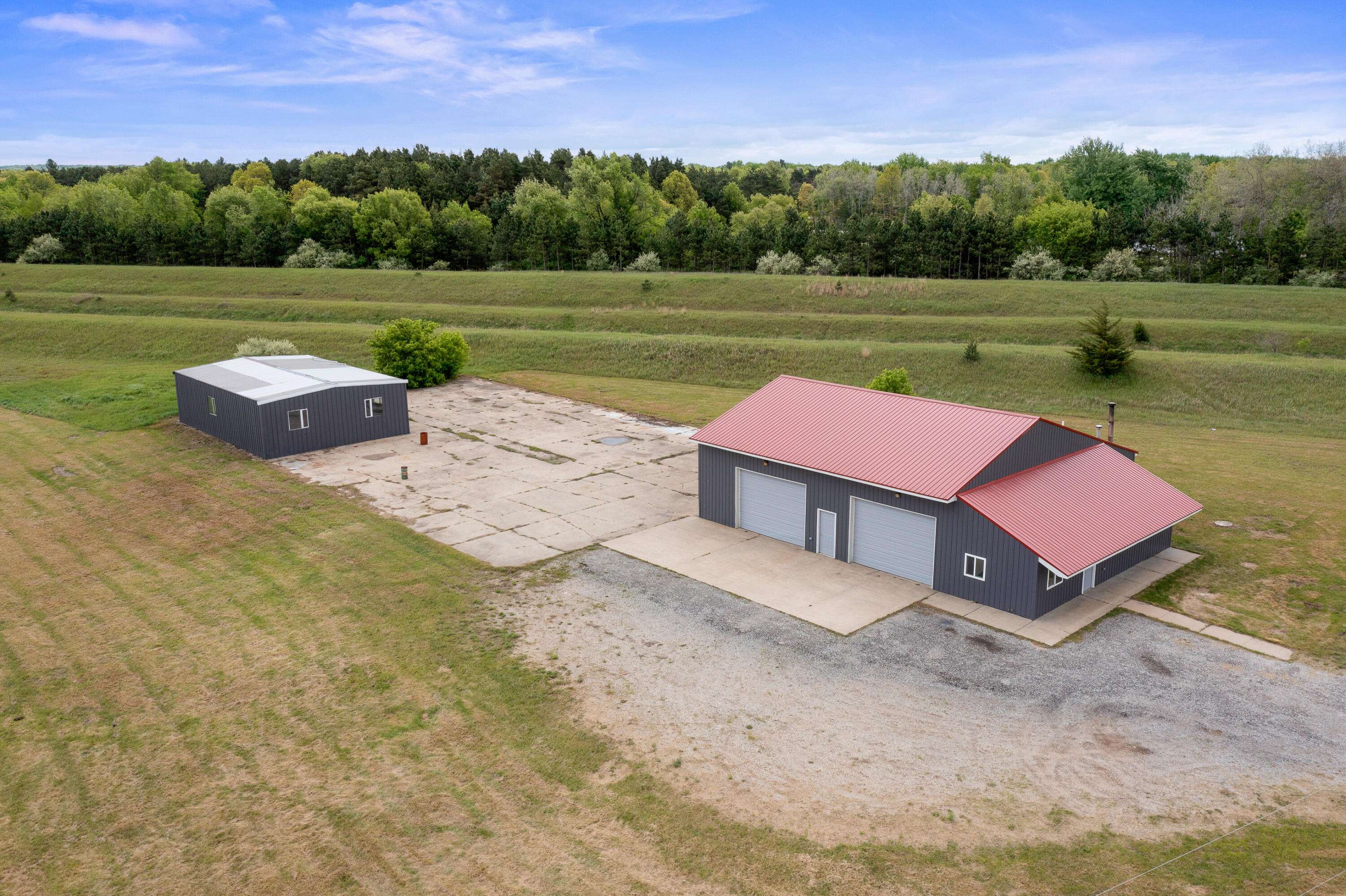 Grant, MI 49327,12292 S S. Oak Avenue