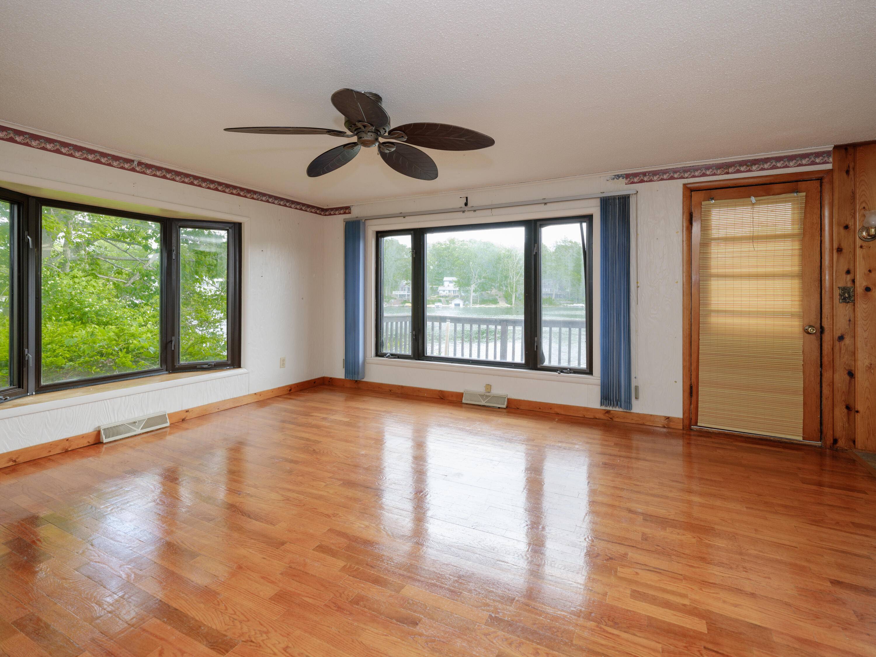 Plainwell, MI 49080,12391 Sunset Point Drive