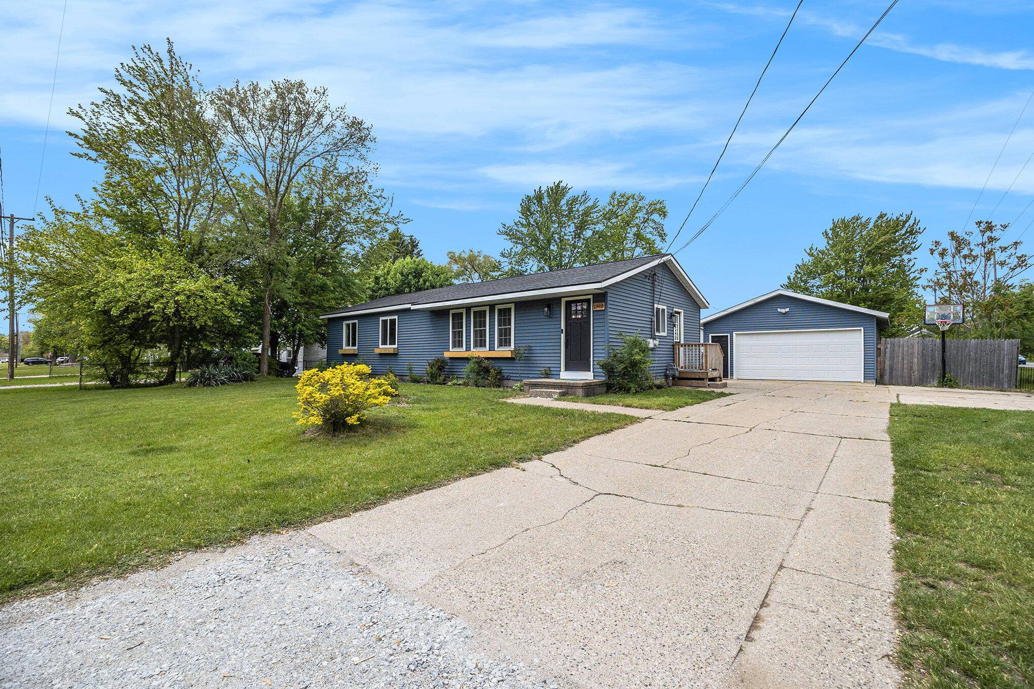 Muskegon, MI 49442,1988 Kregel Avenue
