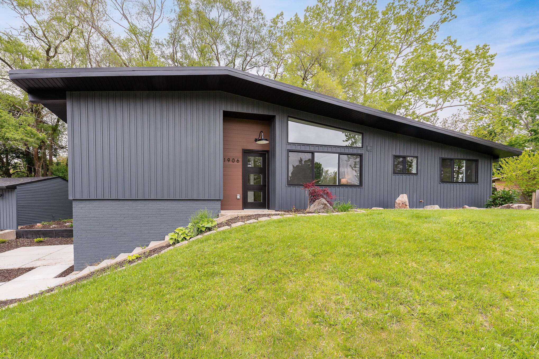 Grand Rapids, MI 49506,1906 Rosemont SE Avenue