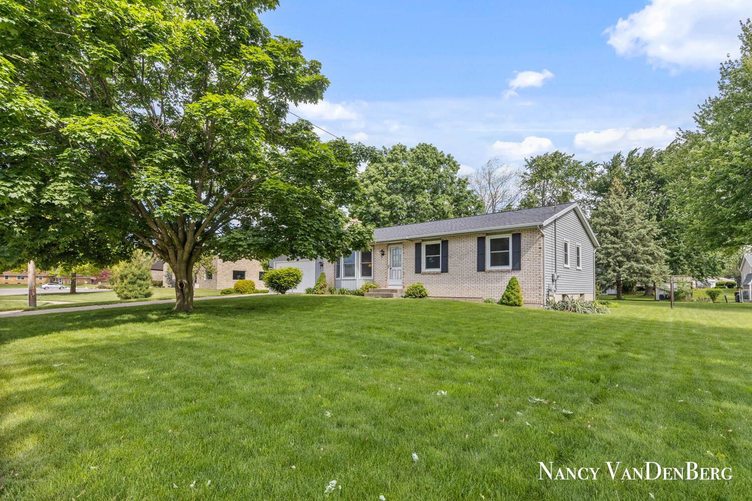 Hudsonville, MI 49426,2857 Autumn Court