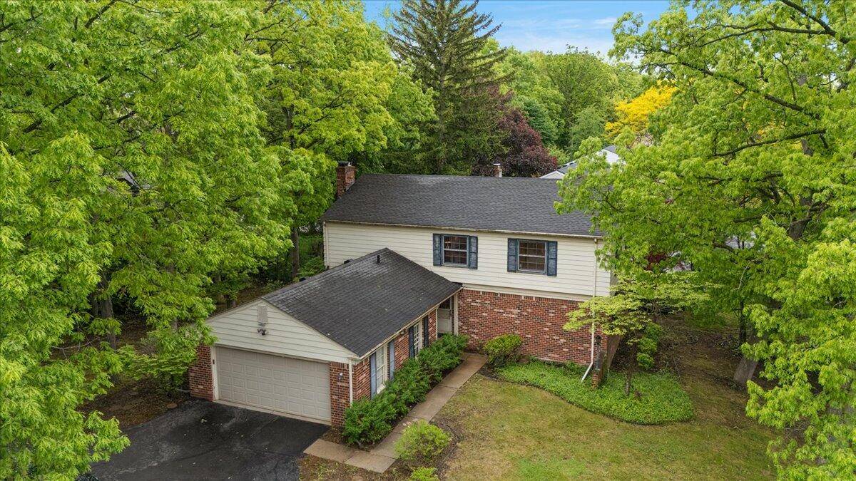 West Bloomfield, MI 48323,4948 Hardwoods Drive