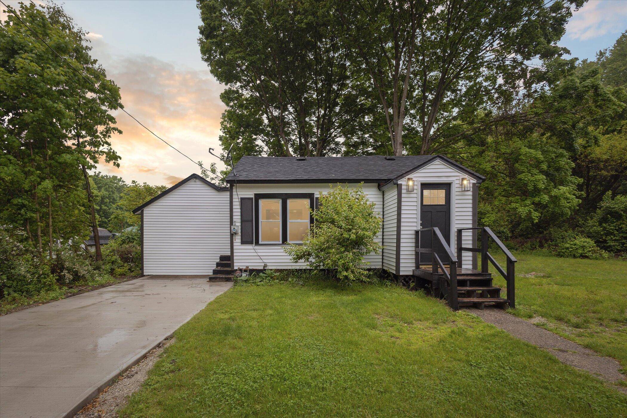 Benton Harbor, MI 49022,932 Enders Avenue