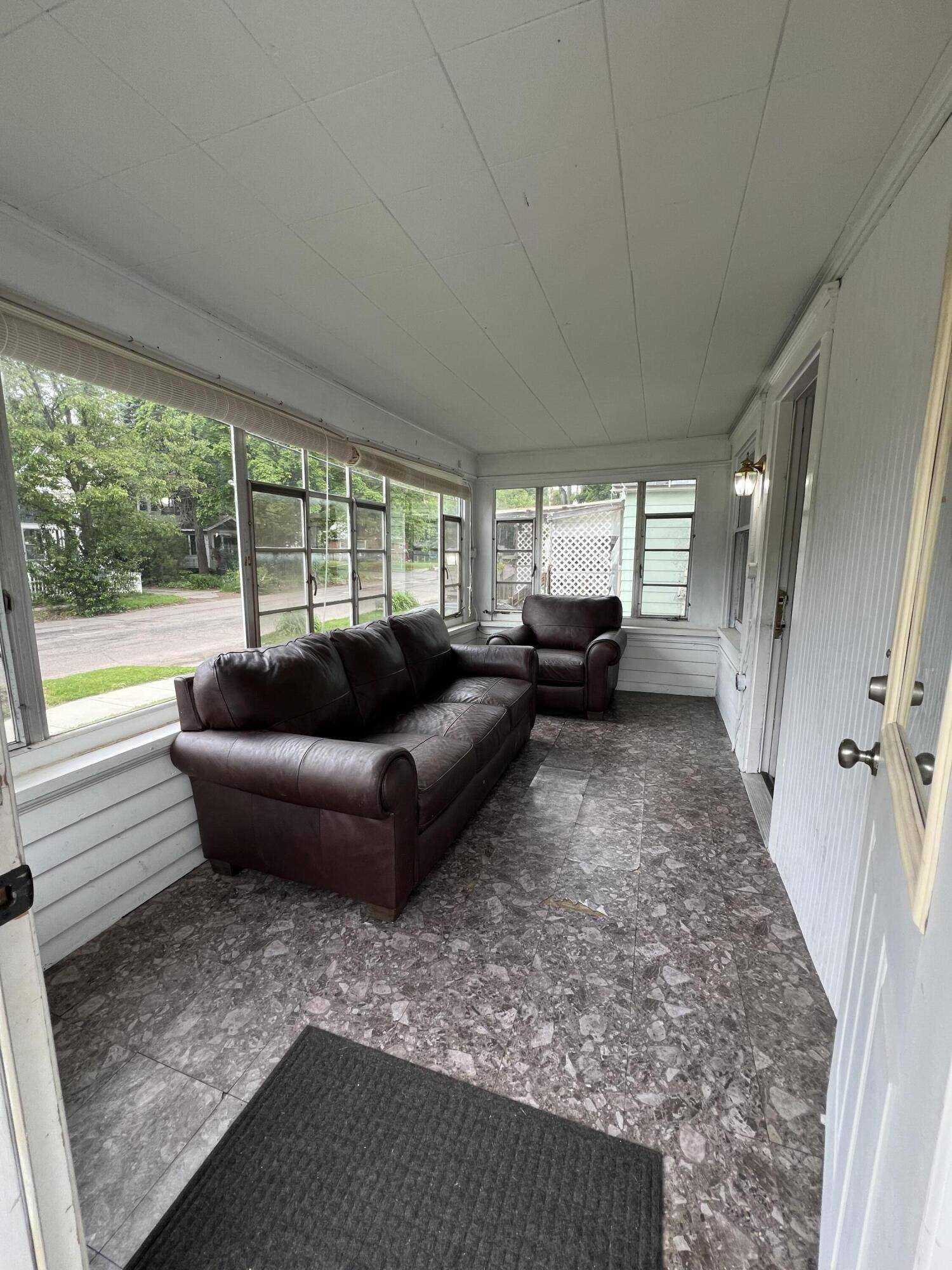 Lansing, MI 48912,937 S Holmes Street