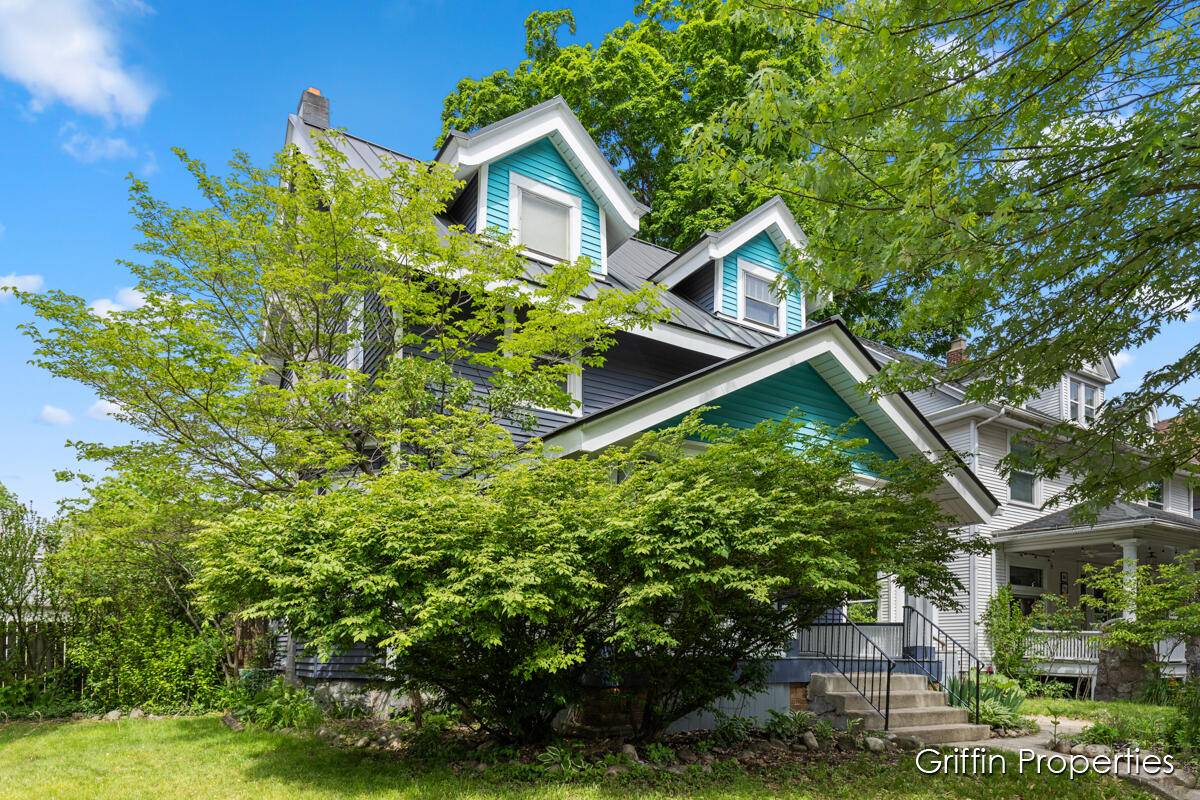 Grand Rapids, MI 49506,331 Carlton SE Avenue