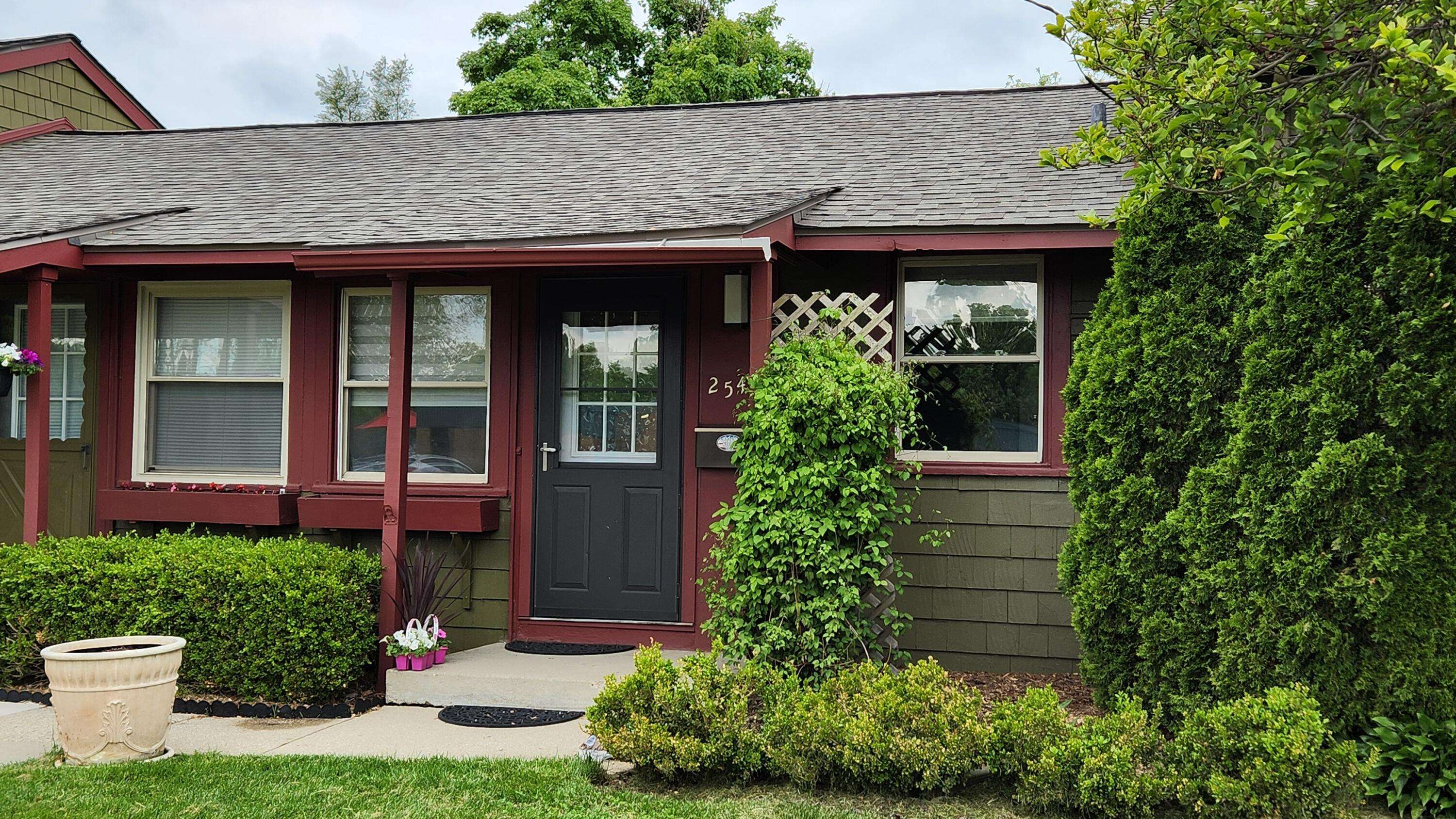 Ann Arbor, MI 48104,2542 Pittsfield Boulevard