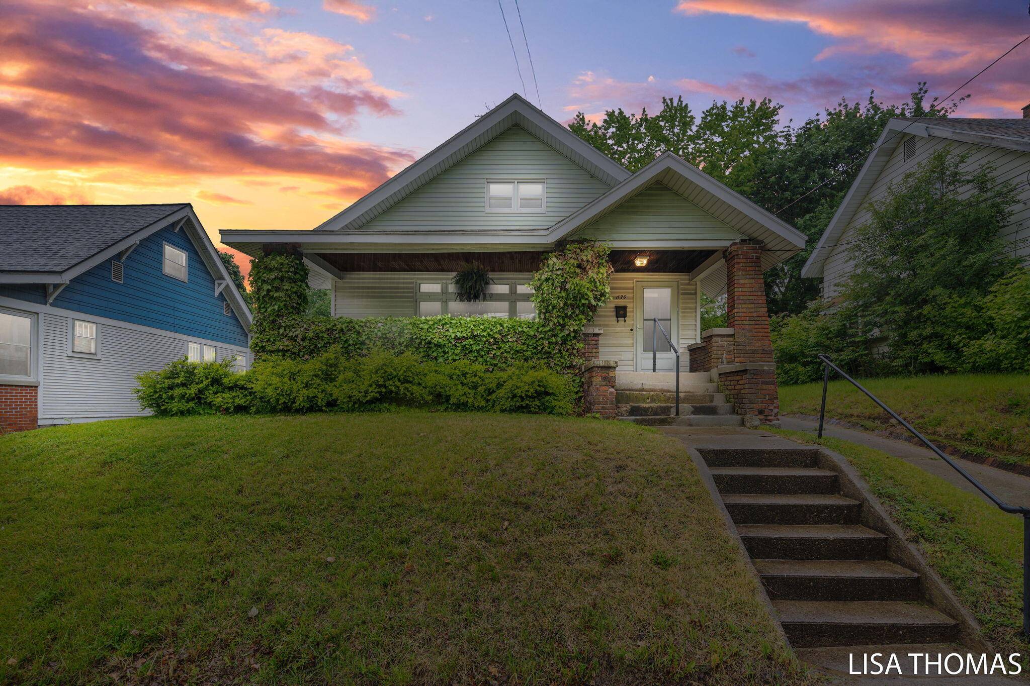 Grand Rapids, MI 49503,639 College NE Avenue