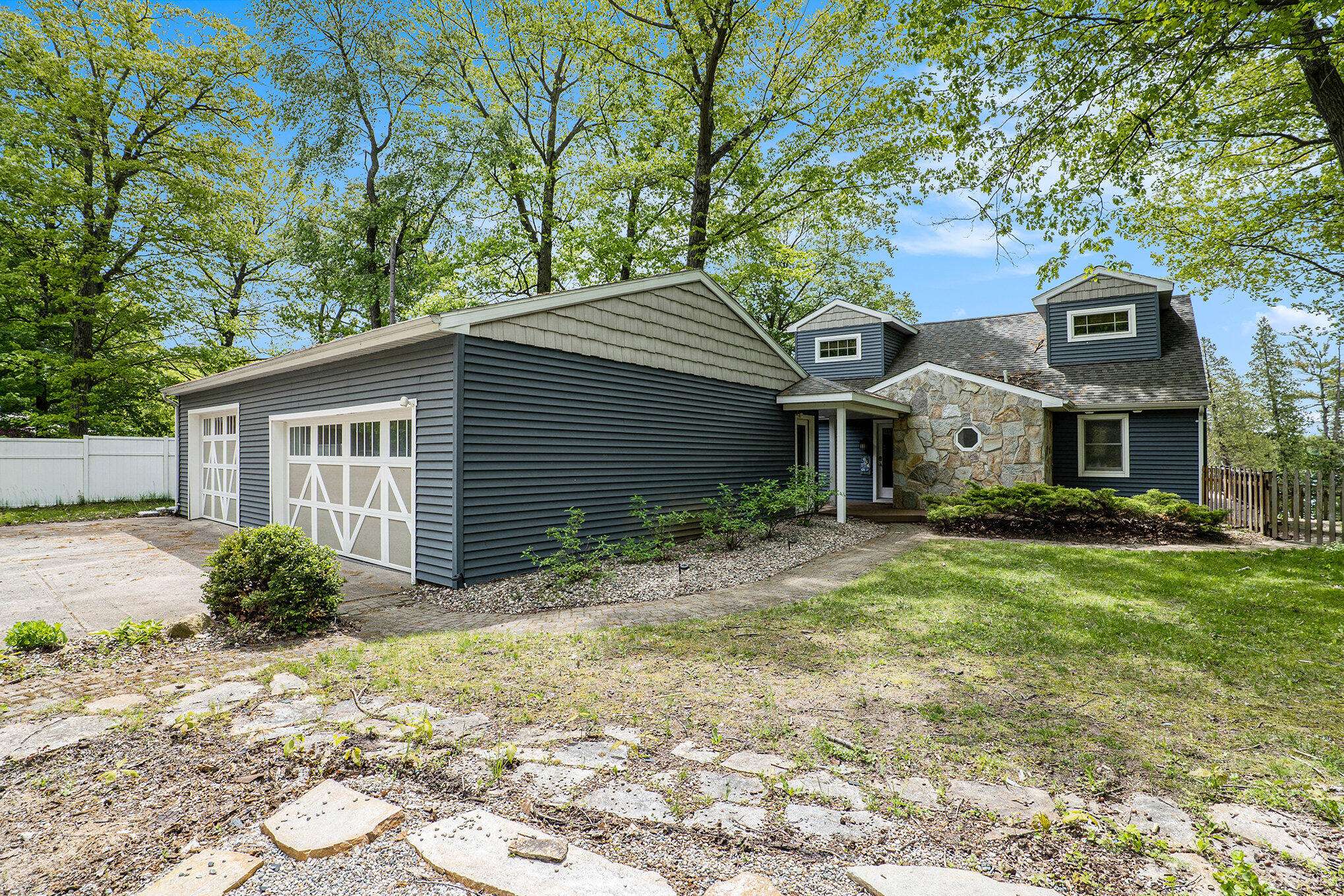 Six Lakes, MI 48886,261 Midway Walk