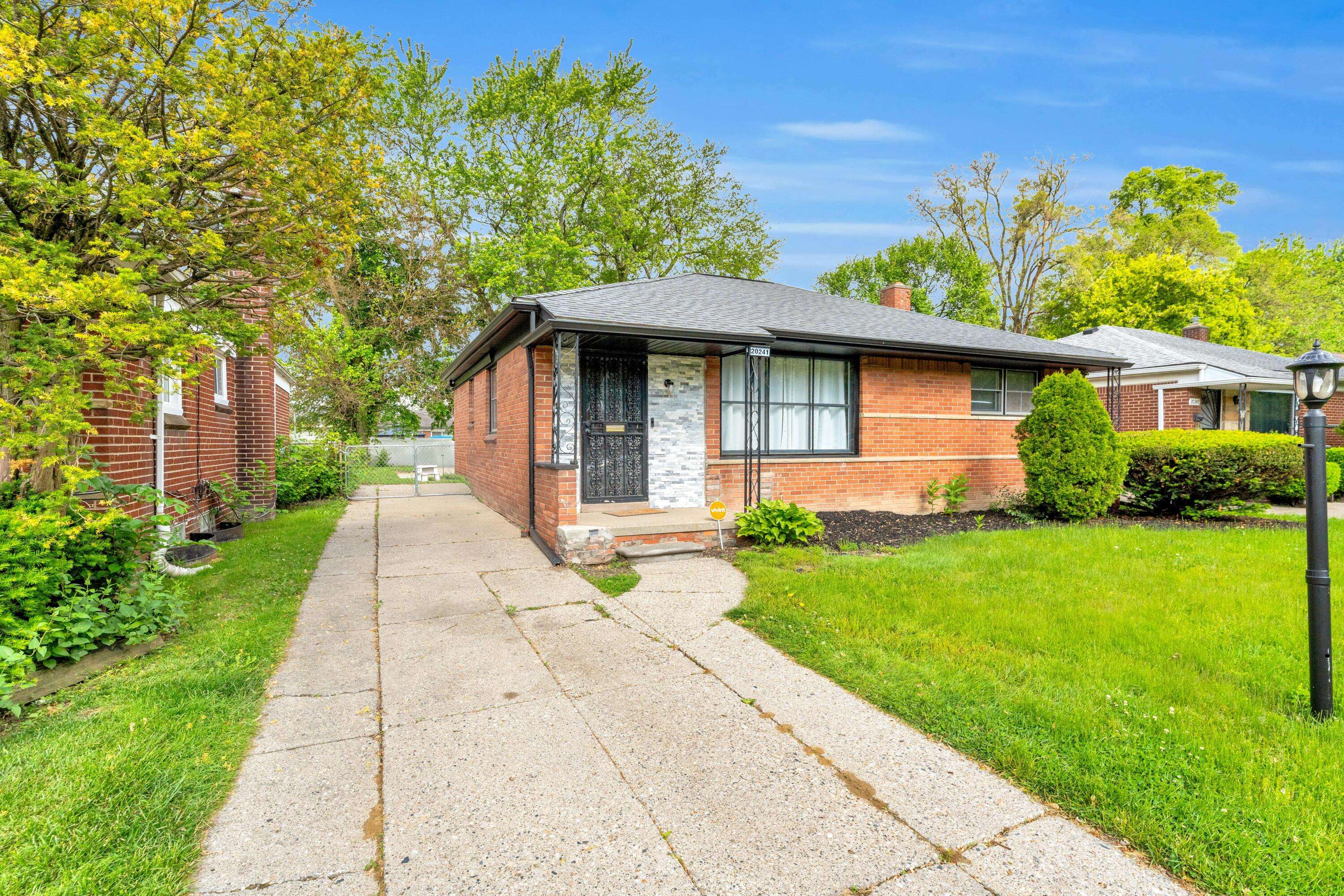Detroit, MI 48219,20241 Braile Street