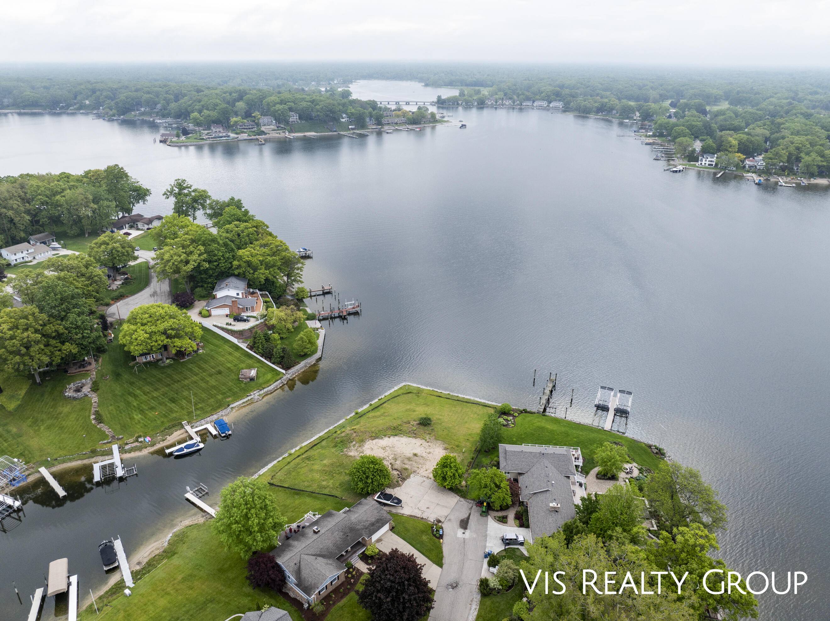 Spring Lake, MI 49456,16073 Lake Point Drive