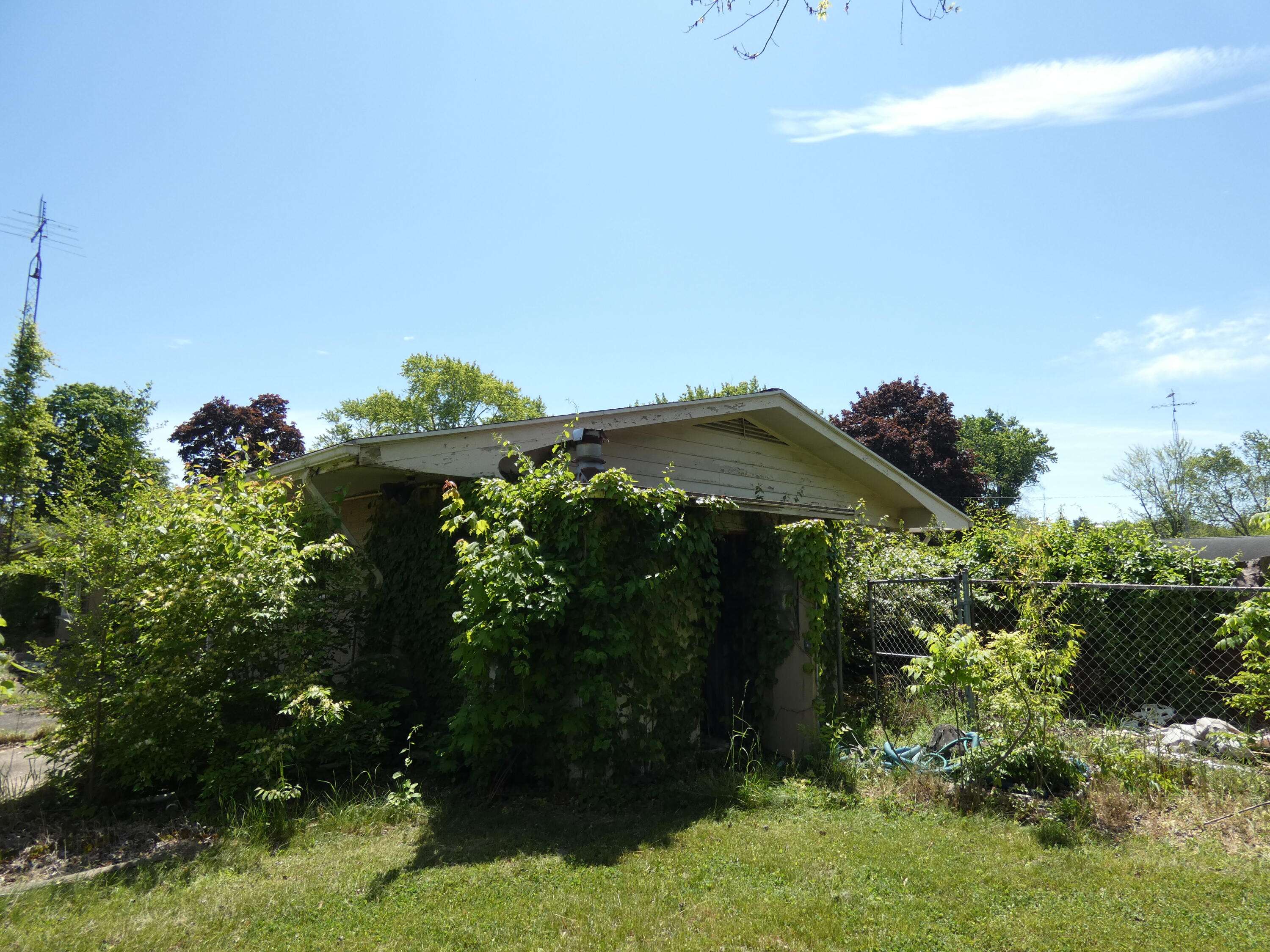 Benton Harbor, MI 49022,301 Fisk Road
