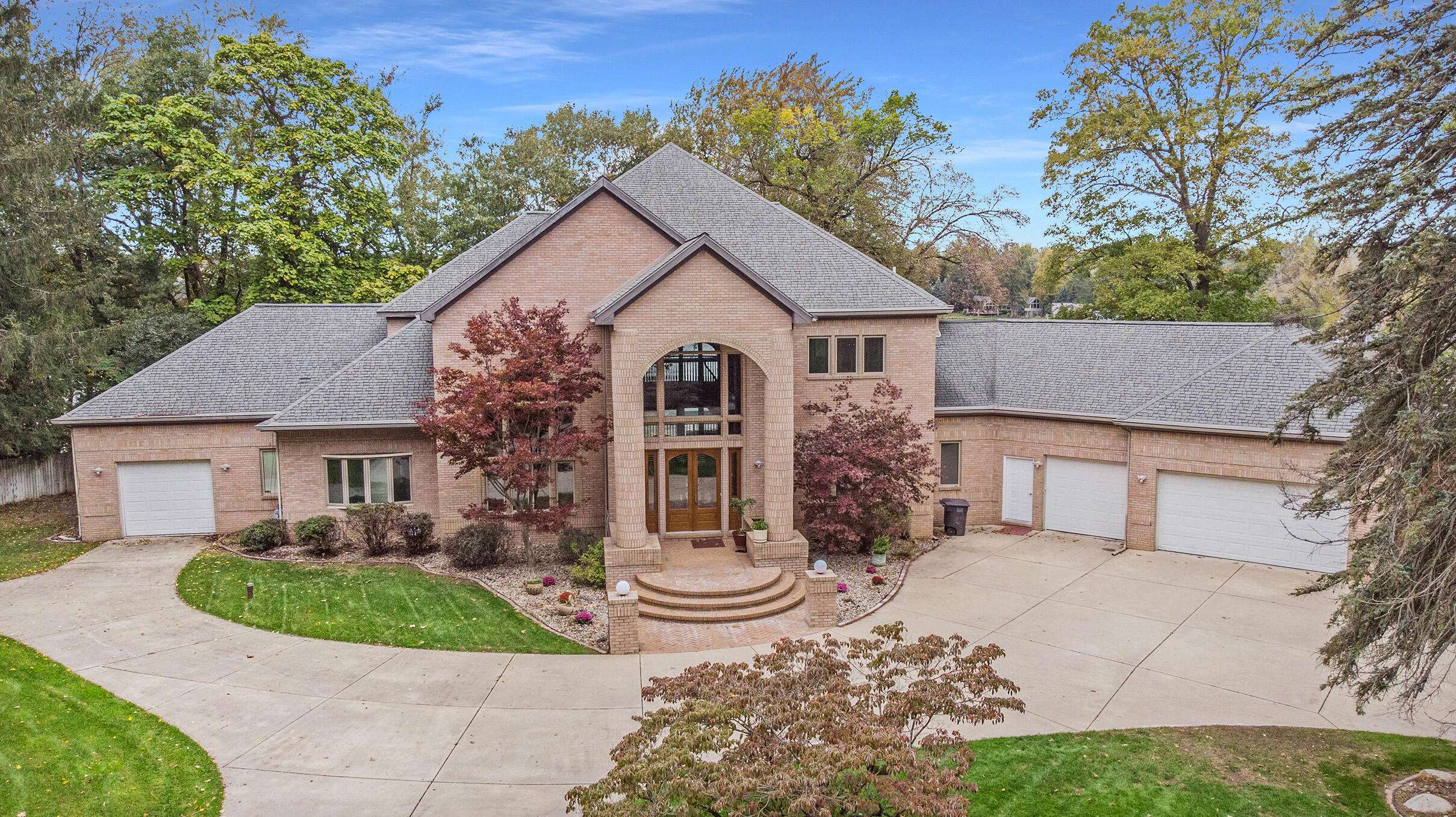 Jackson, MI 49203,6076 Browns Lake Road