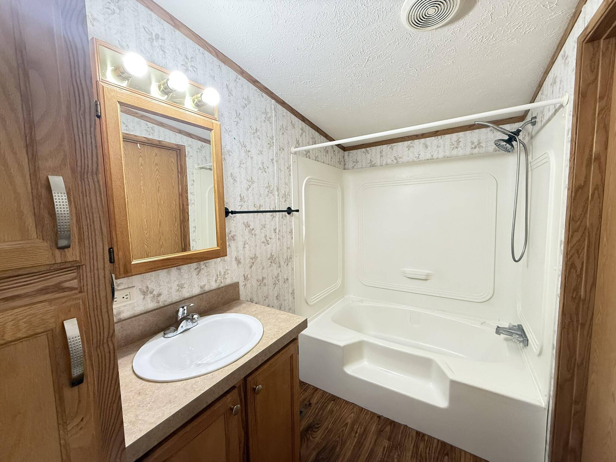 Fremont, MI 49412,927 W Lake Drive #22