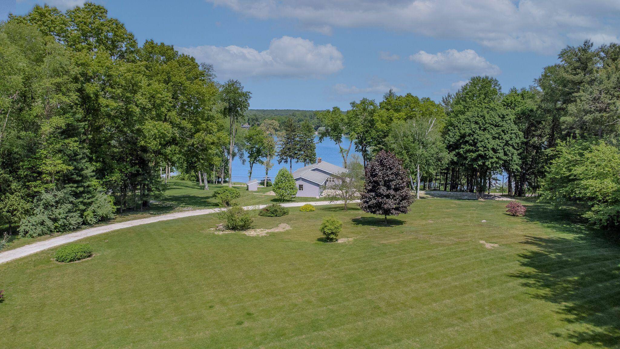 Sturgis, MI 49091,66109 Hideaway Lane