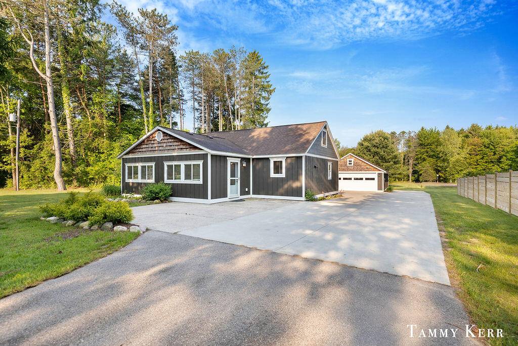 Holland, MI 49423,3686 64th Street