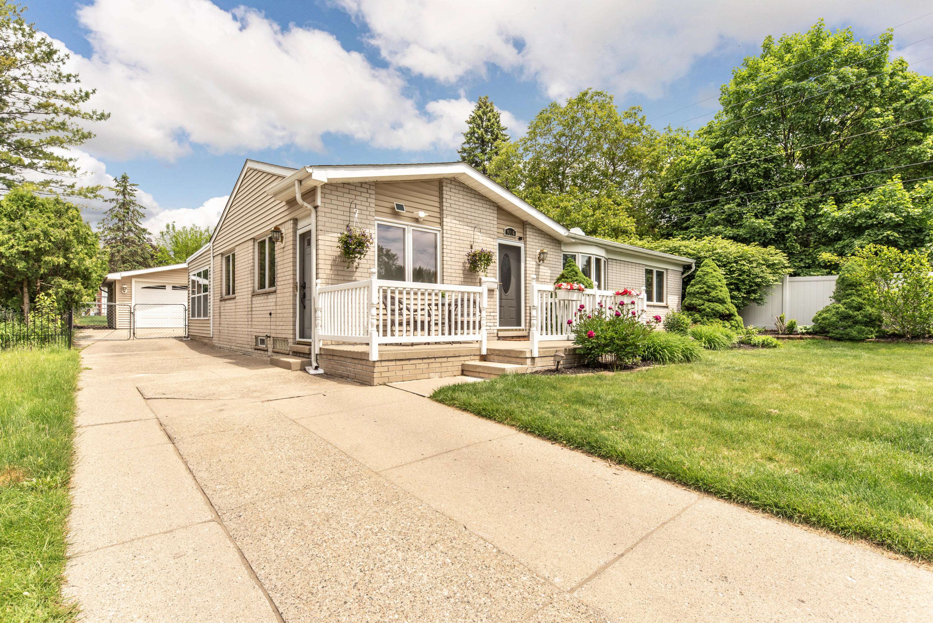 Plymouth, MI 48170,9216 Redbud Avenue