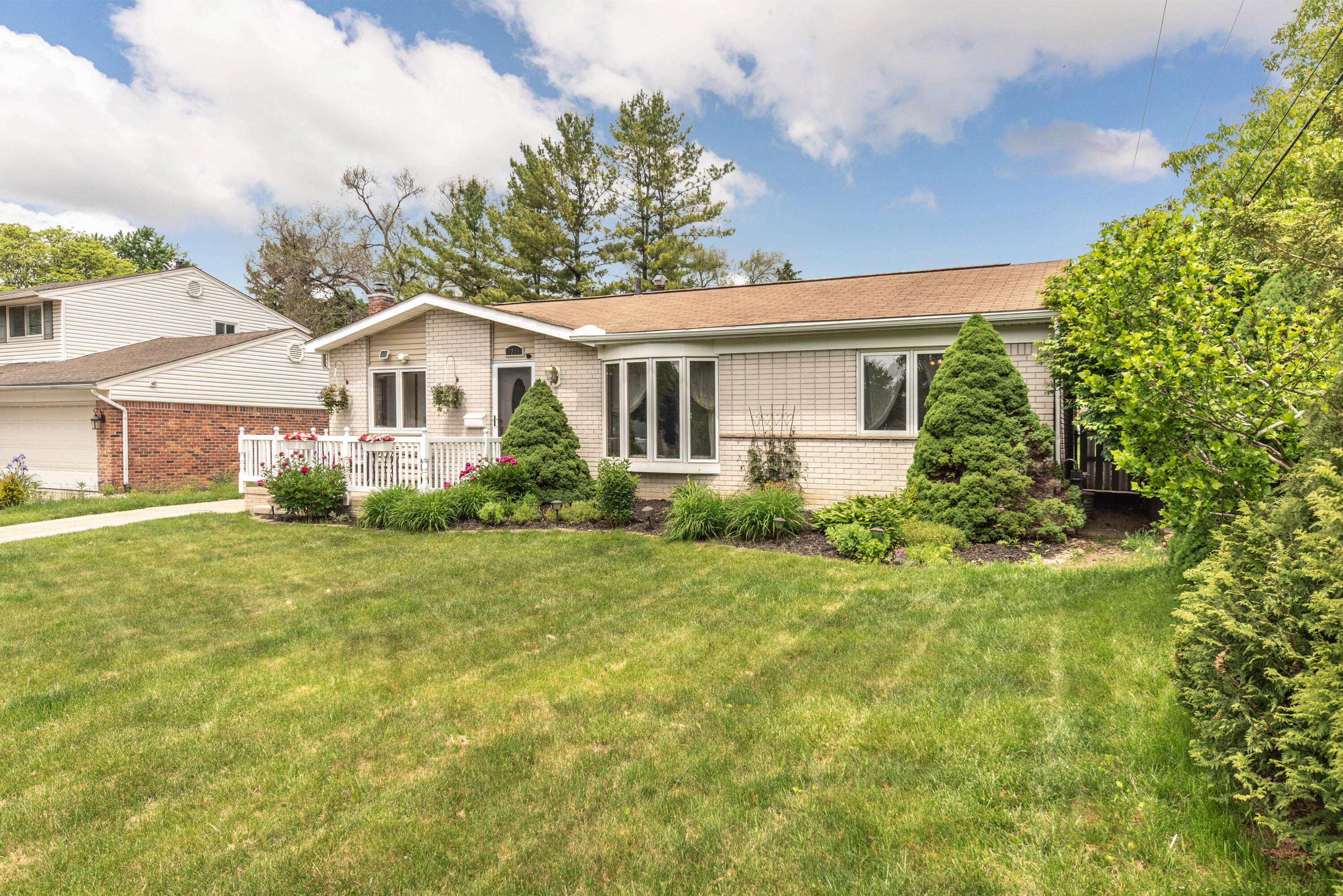 Plymouth, MI 48170,9216 Redbud Avenue