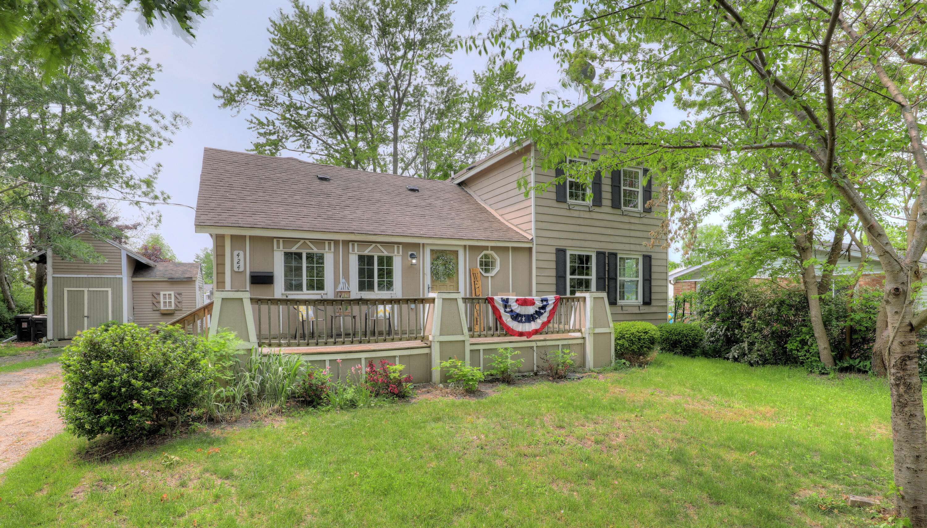 South Haven, MI 49090,424 Elkenburg Street