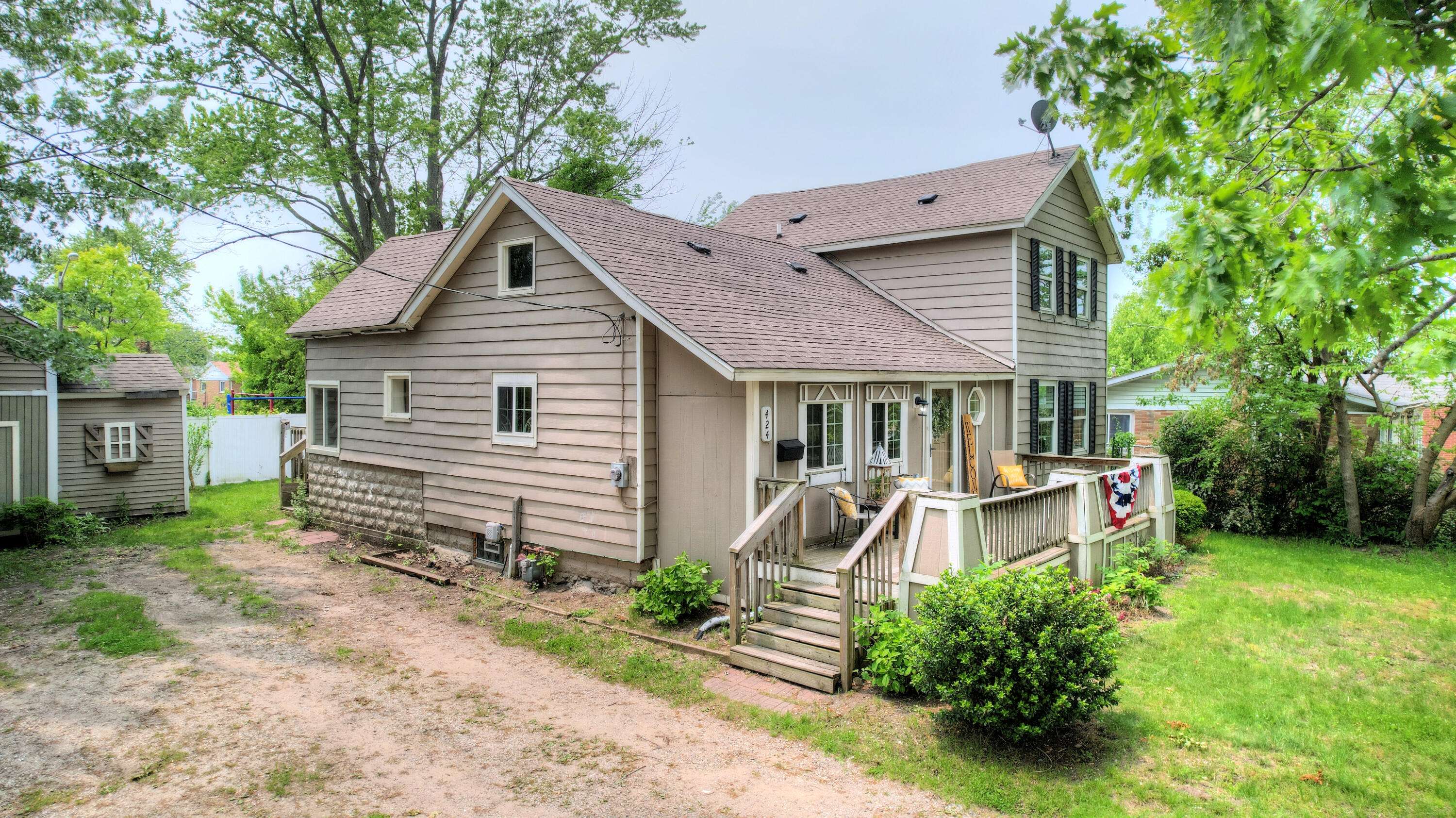 South Haven, MI 49090,424 Elkenburg Street