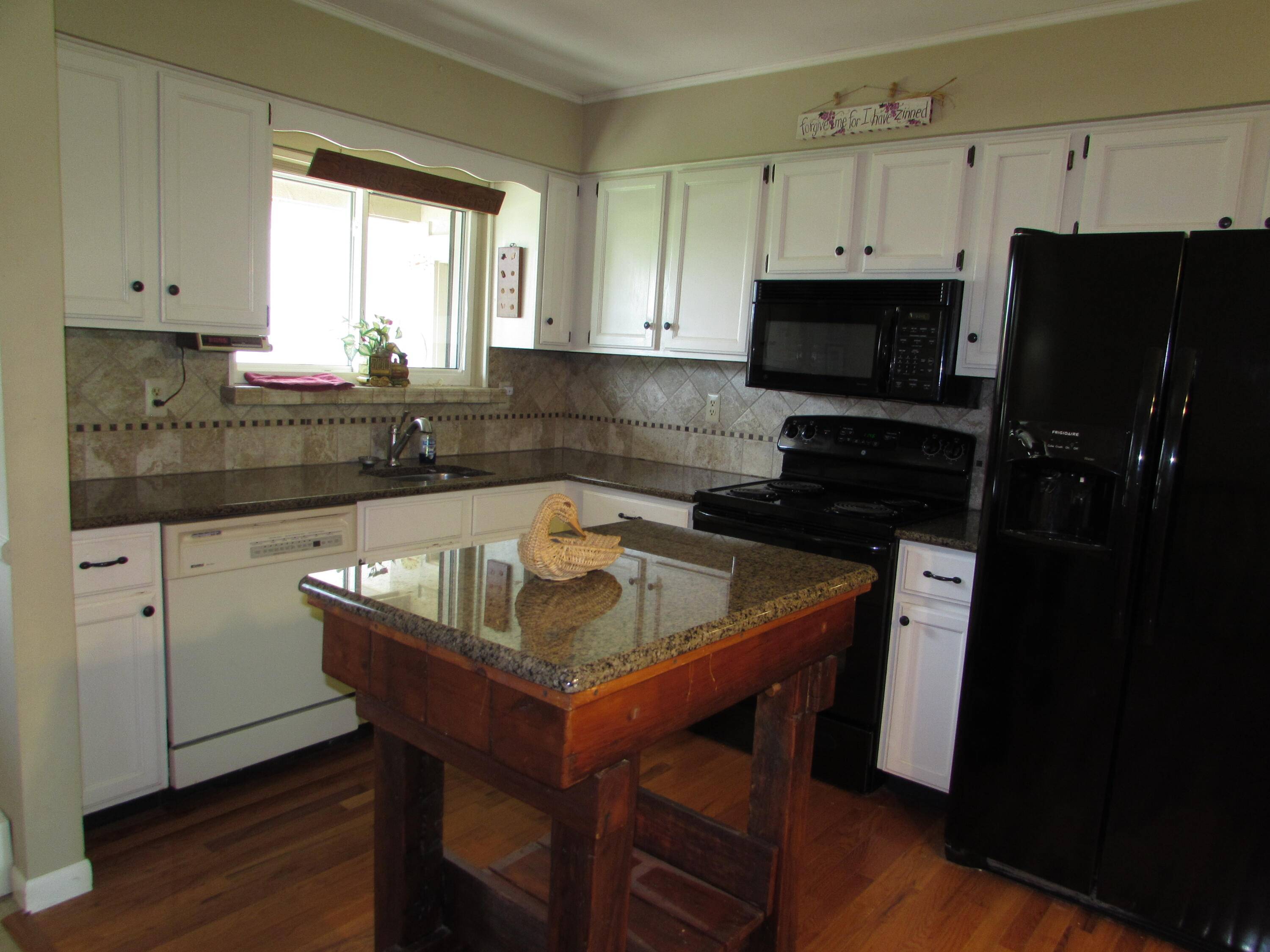 South Lyon, MI 48178,9920 Camridge Court