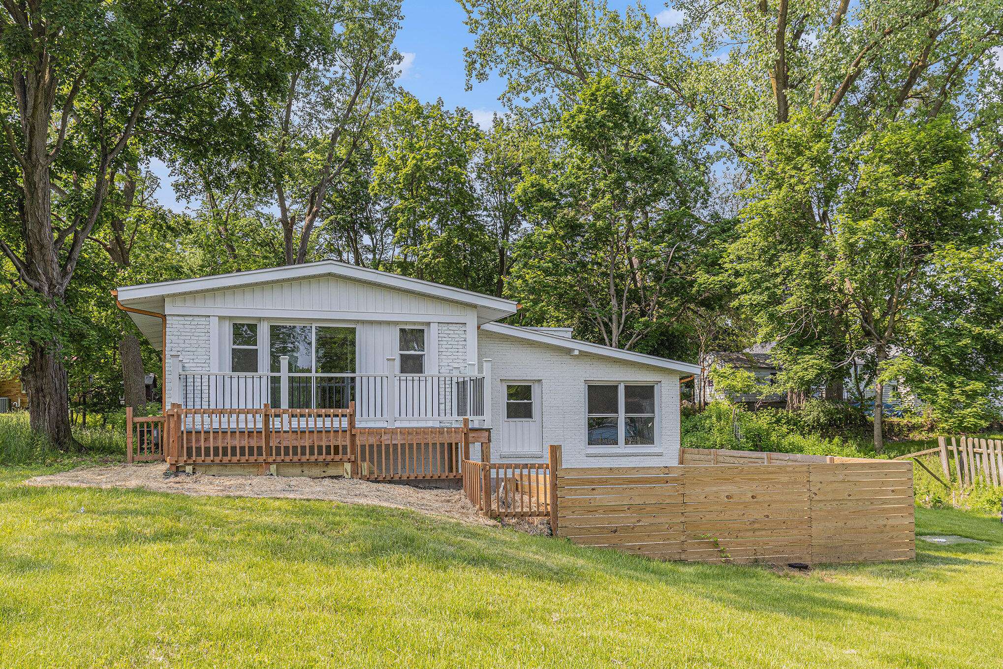 Grand Rapids, MI 49505,1335 Knapp NE Street