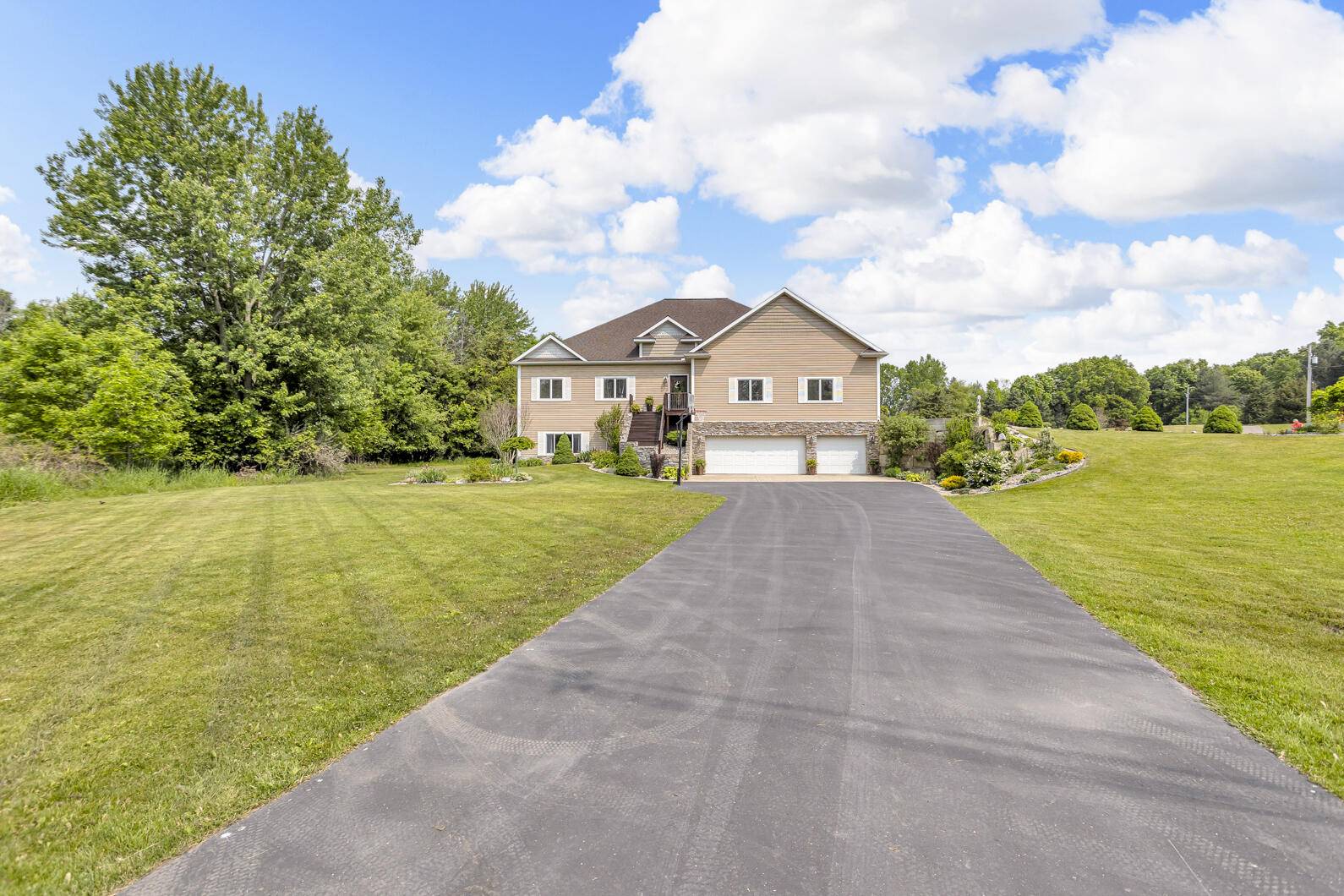 Jackson, MI 49201,7910 Stony lake Road