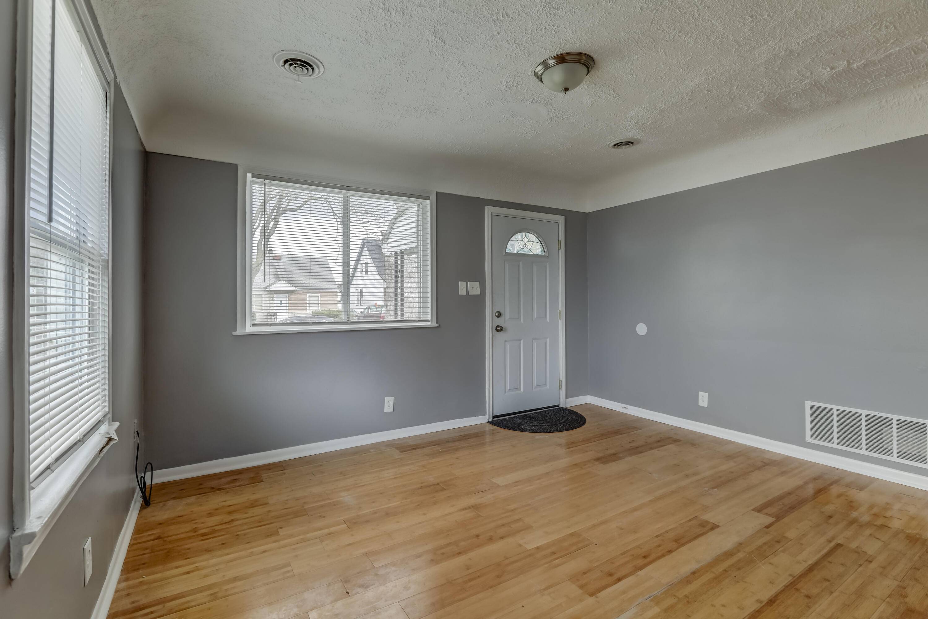 Warren, MI 48089,14008 Hobart Avenue