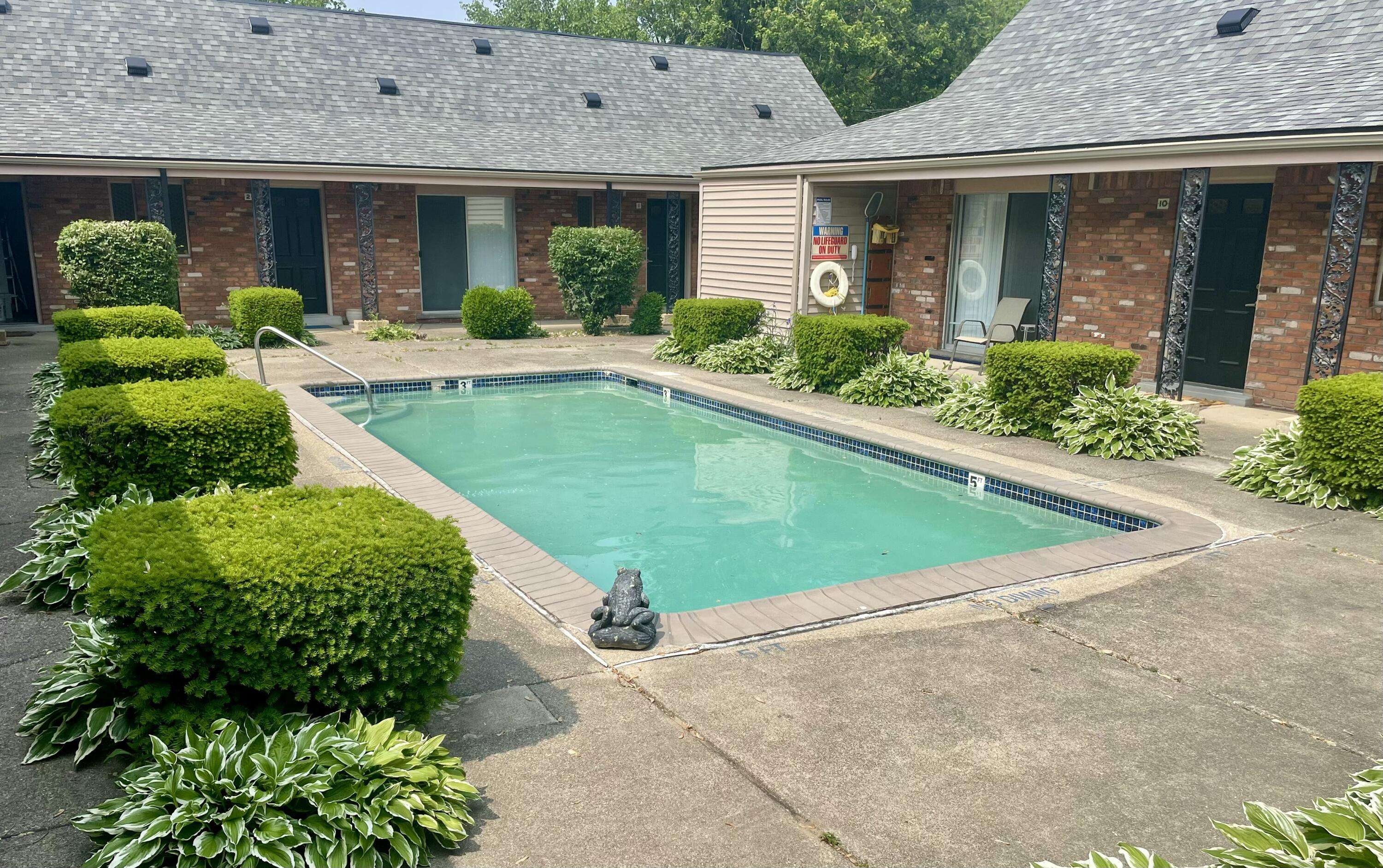 Royal Oak, MI 48067,620 E Lincoln Avenue #5