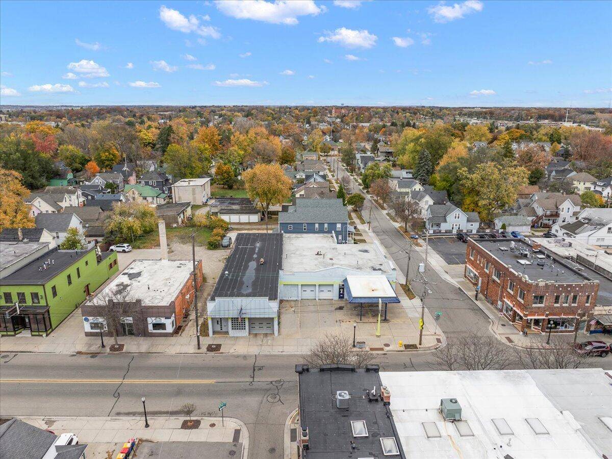 Grand Rapids, MI 49503,939 Fulton E Street