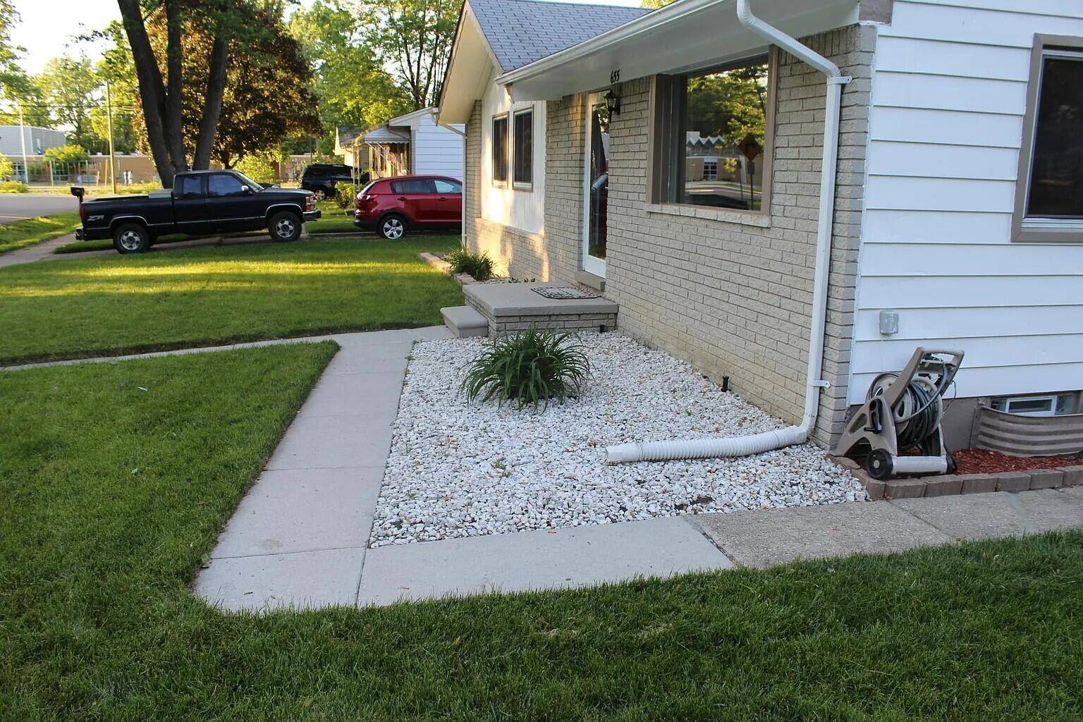 Troy, MI 48083,655 Robinwood Drive