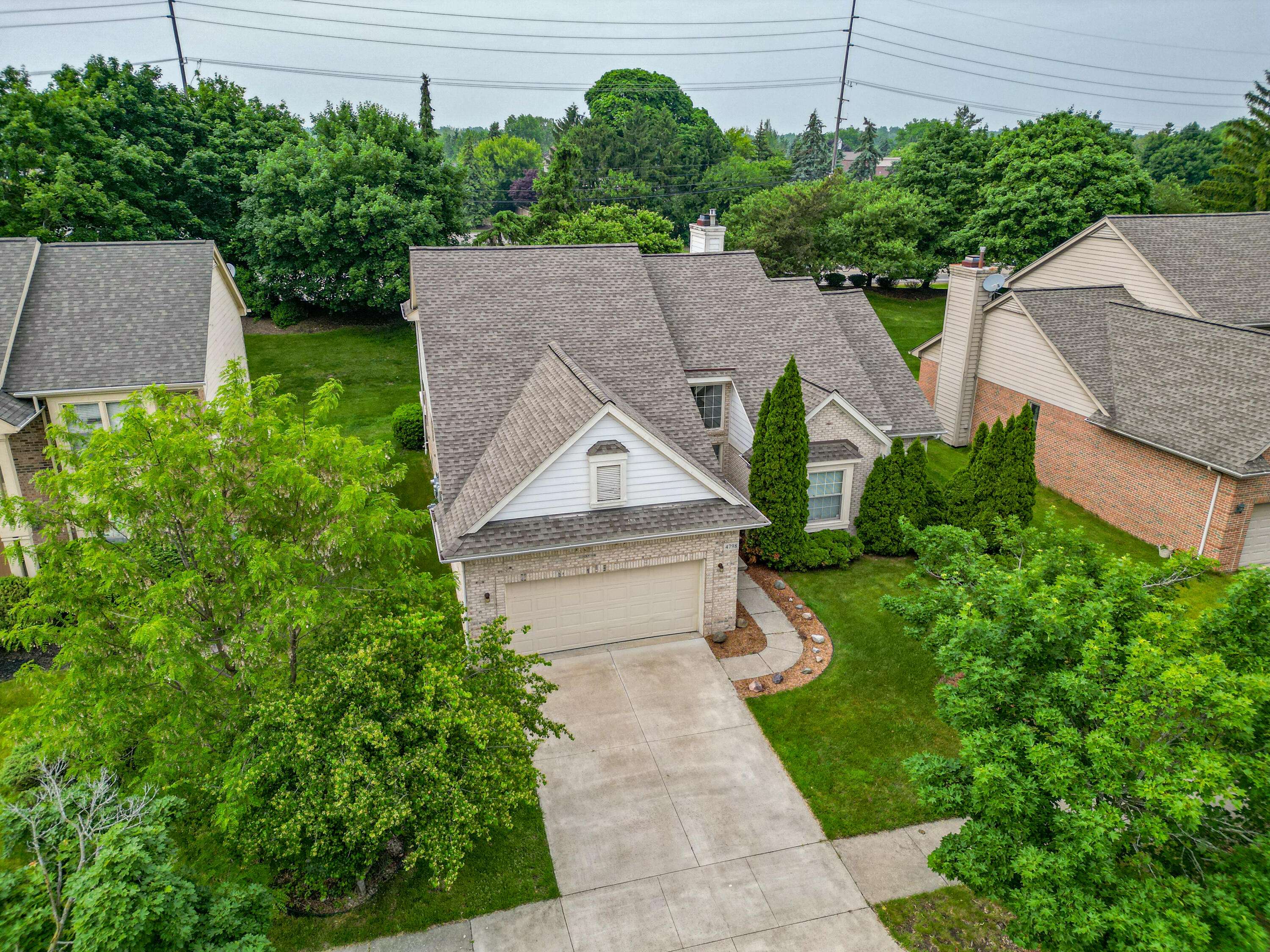 West Bloomfield, MI 48322,4798 Walnut Creek Drive