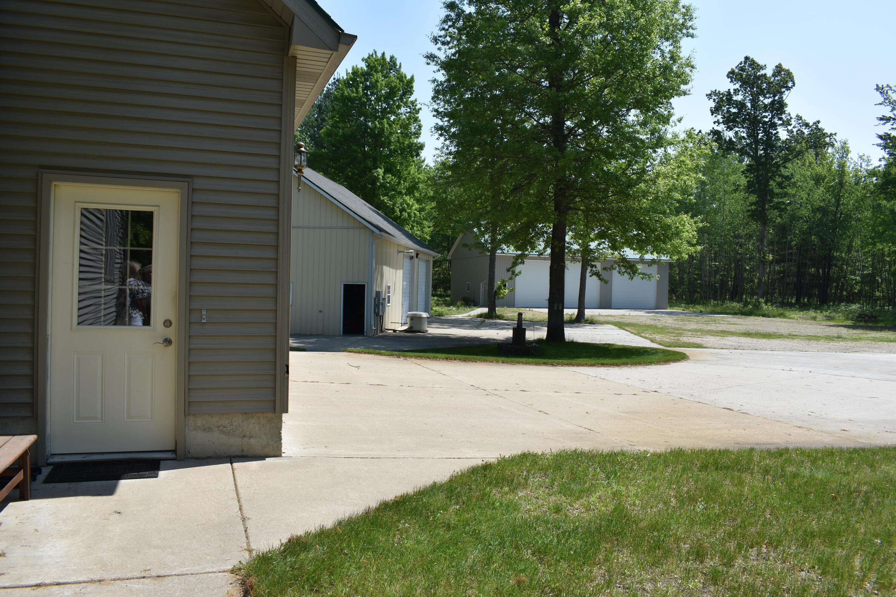 Harrietta, MI 49638,22406 E River Road