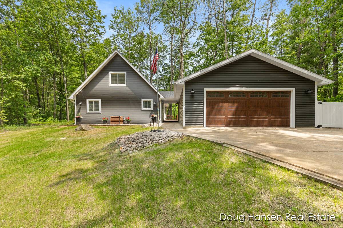 Stanwood, MI 49346,8120 Carriage Lane