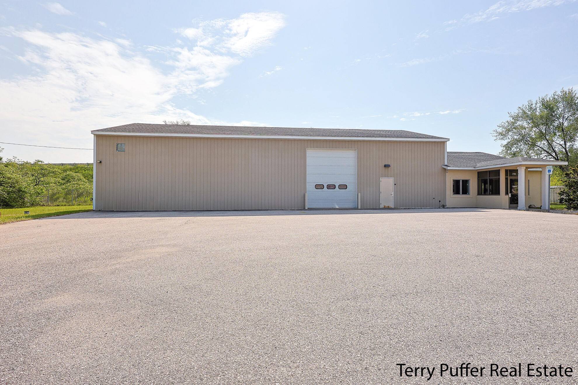 Muskegon, MI 49442,1718 Broadmoor Street