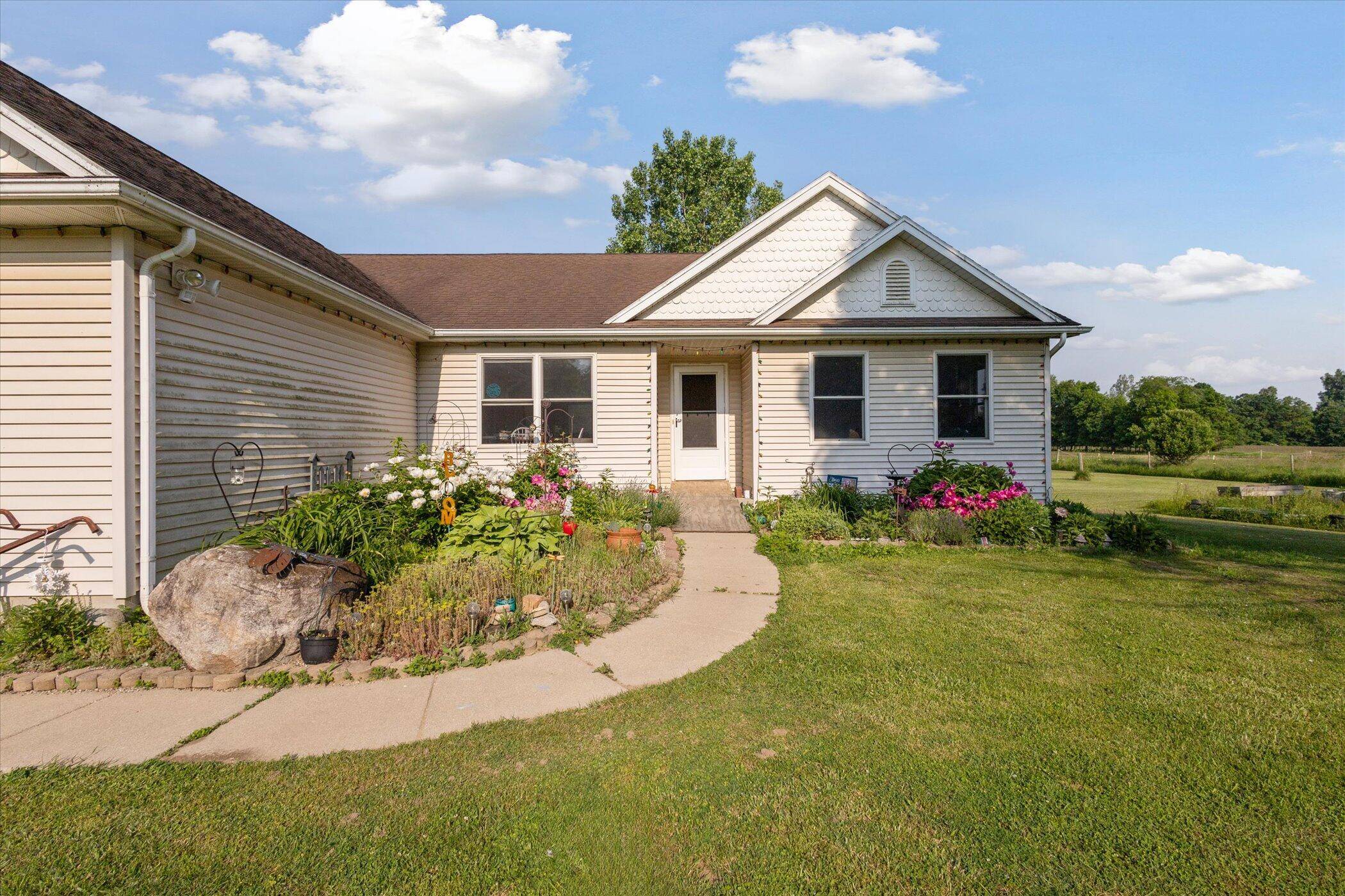 Eaton Rapids, MI 48827,8078 S Royston Road