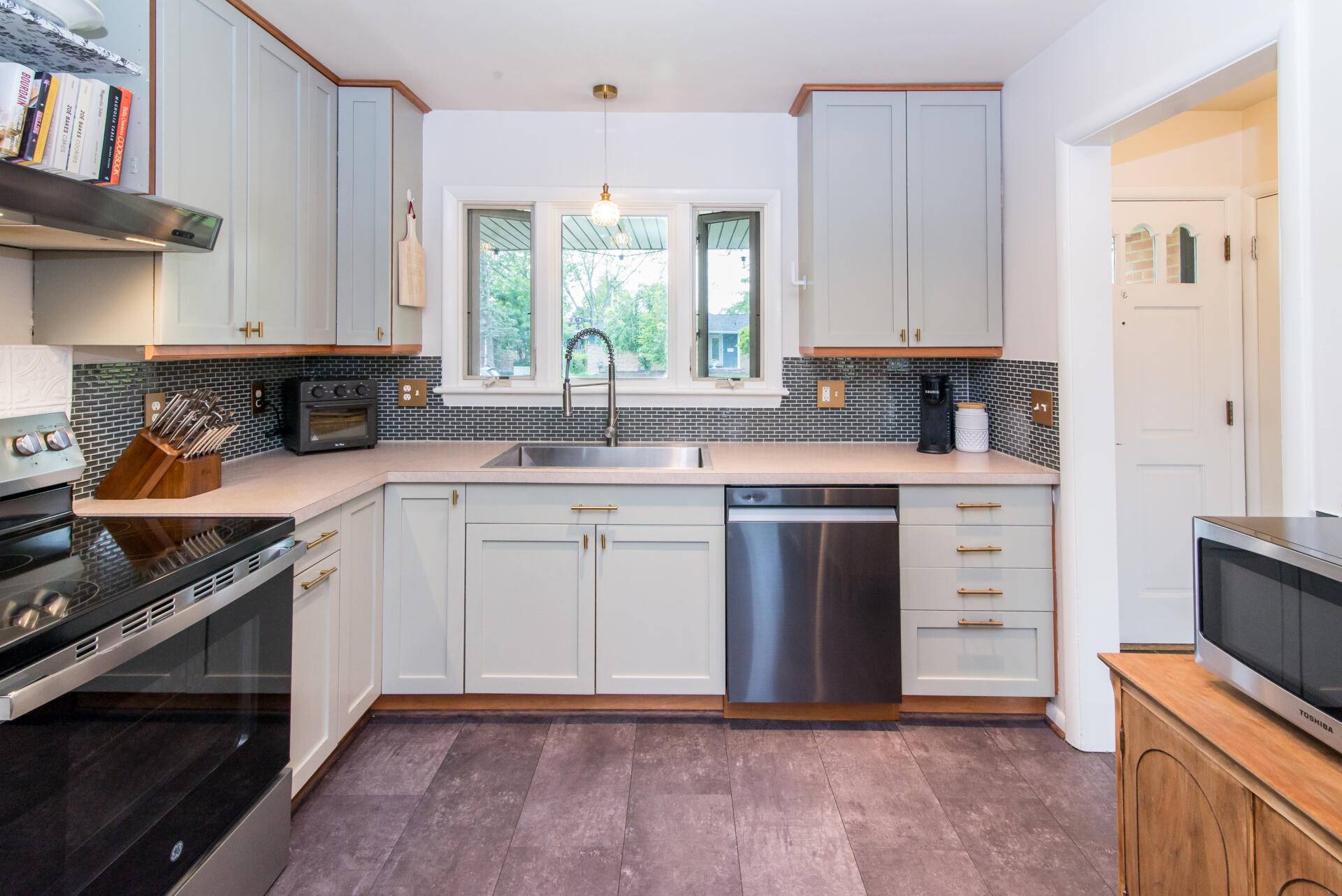 Ann Arbor, MI 48103,1706 Dunmore Road