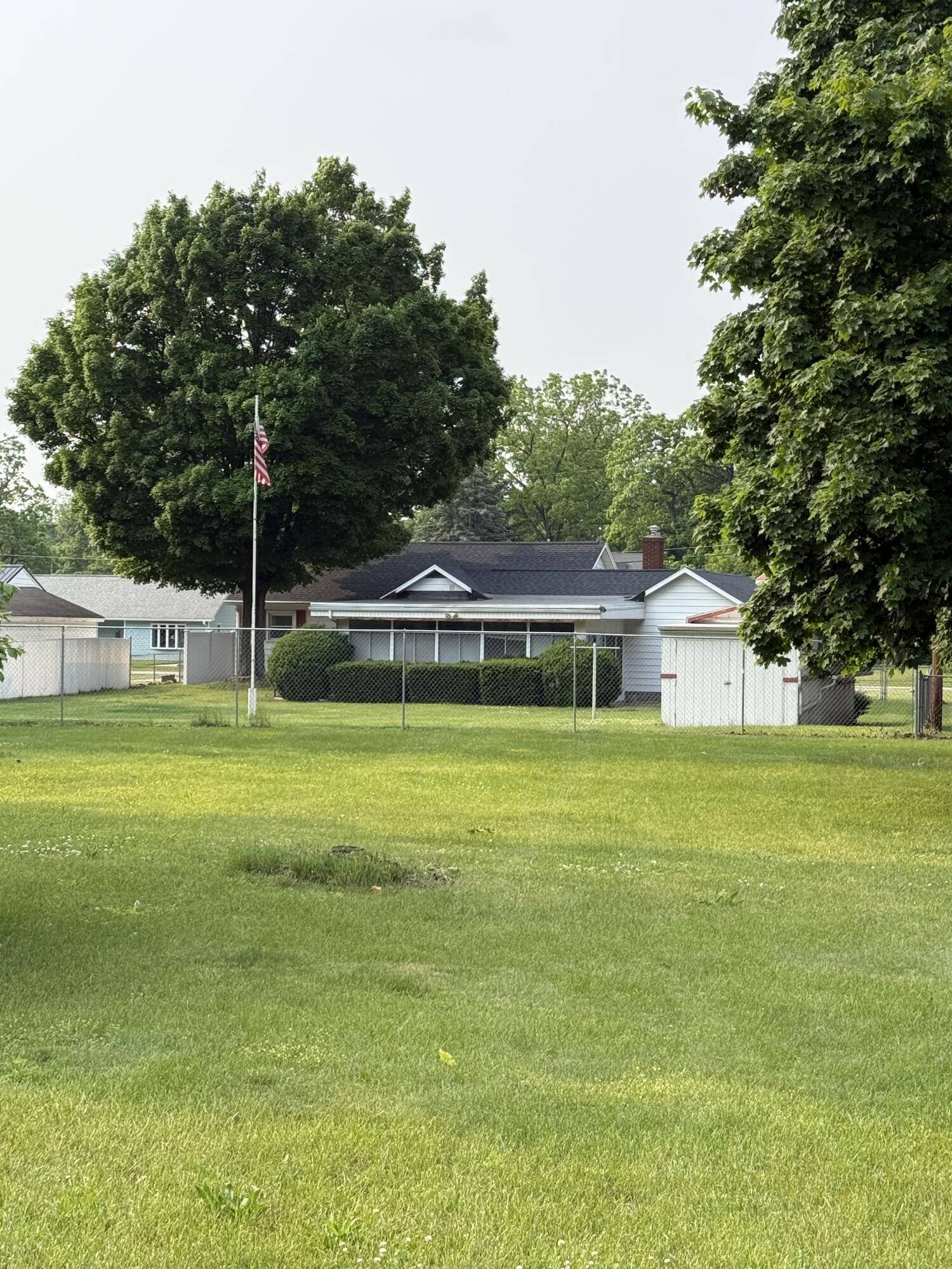 Jonesville, MI 49250,308 Strait Court