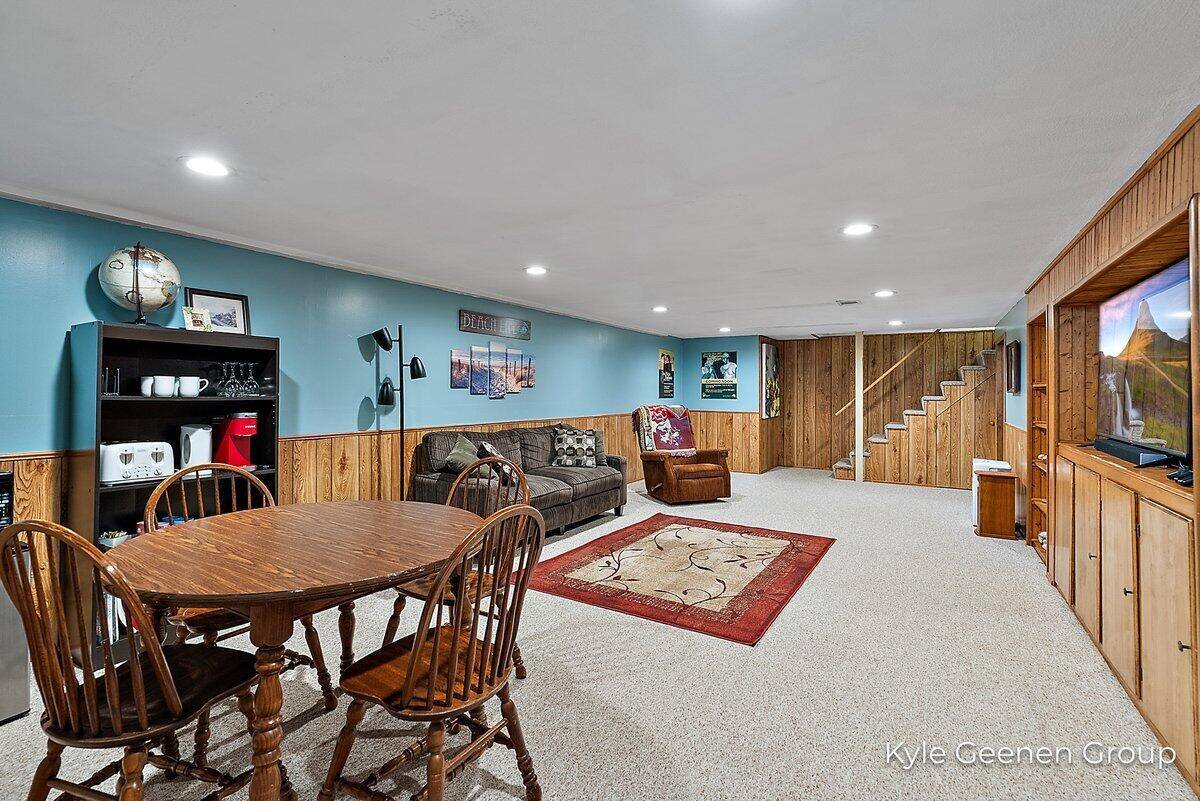 Holland, MI 49424,69 Cheyenne Avenue