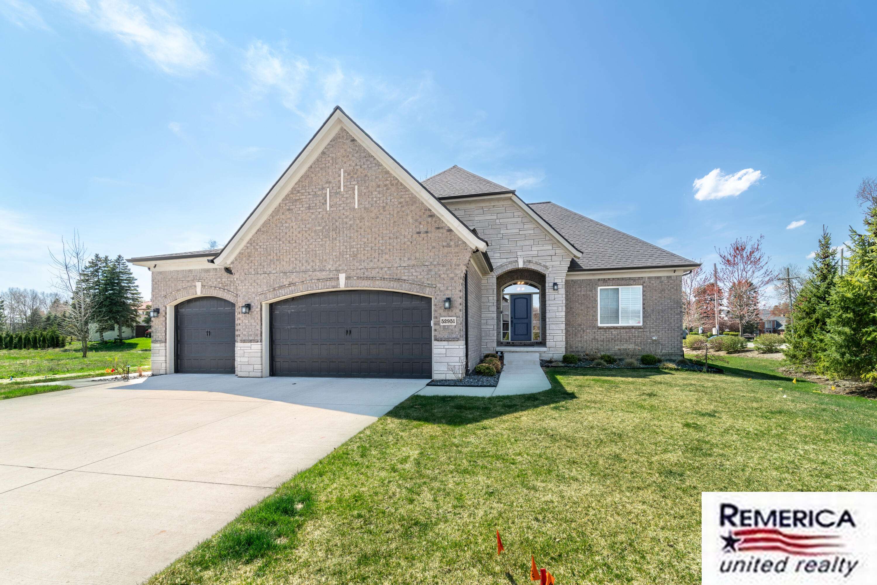Utica, MI 48315,52951 Royal Park Avenue
