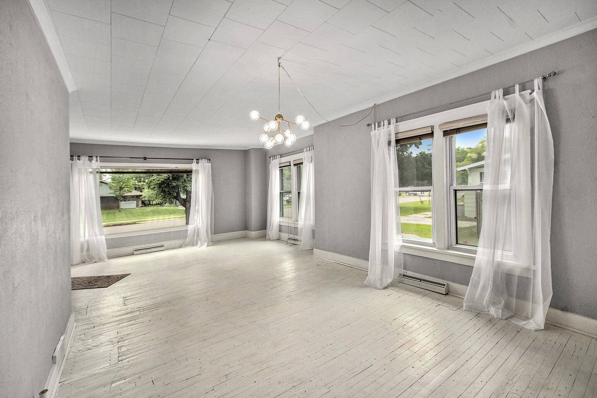 Ludington, MI 49431,919 Lawndale Street